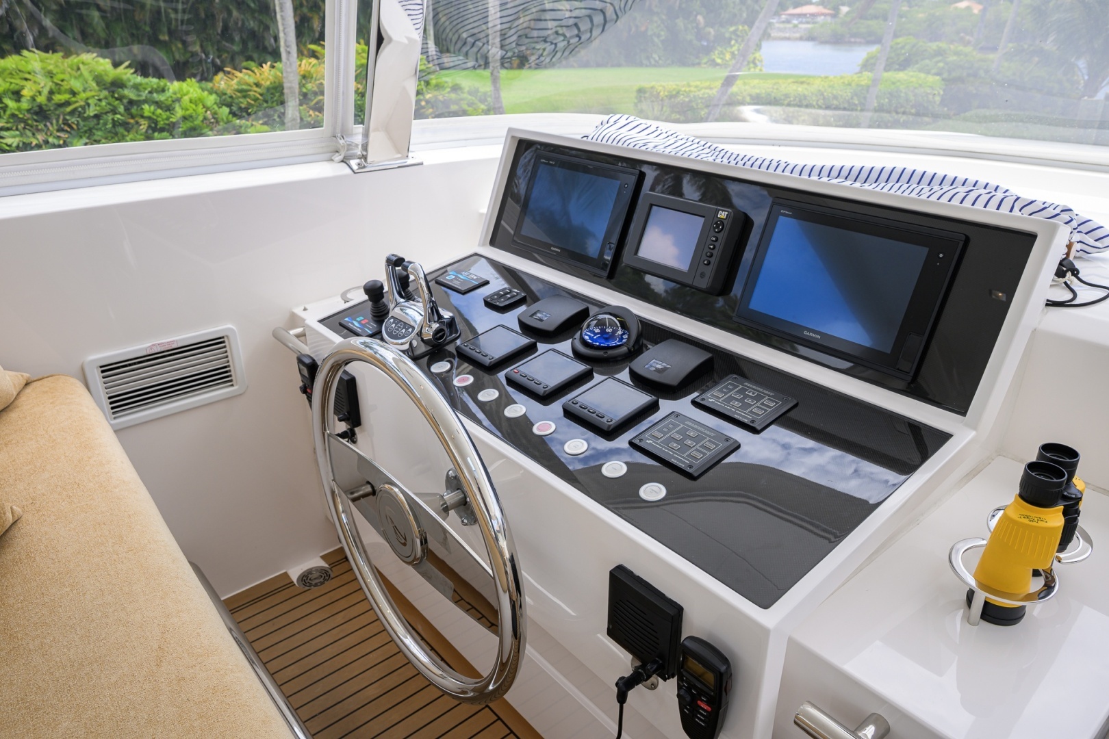 Midnight Moon 85ft Horizon Yacht For Sale