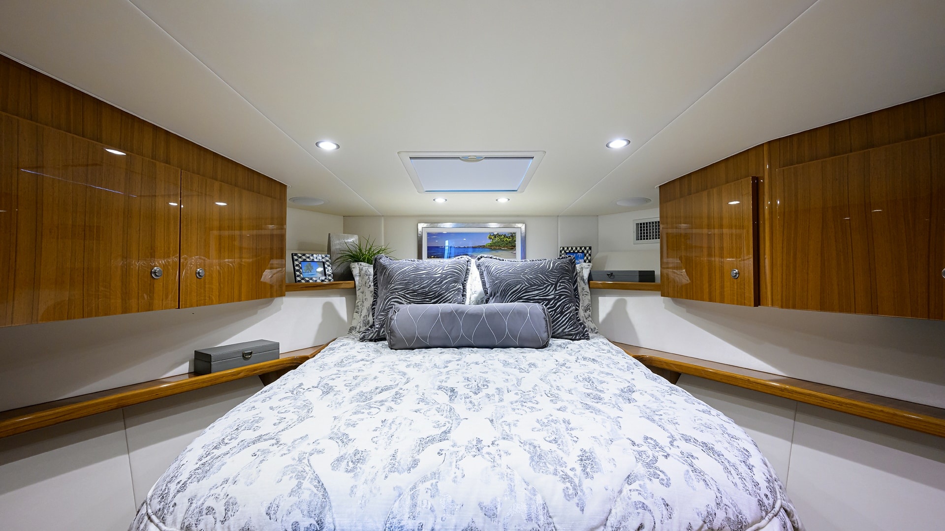 Chelsea Hunter 44ft Viking Yacht For Sale Chelsea Hunter 44ft Viking Yacht For Sale