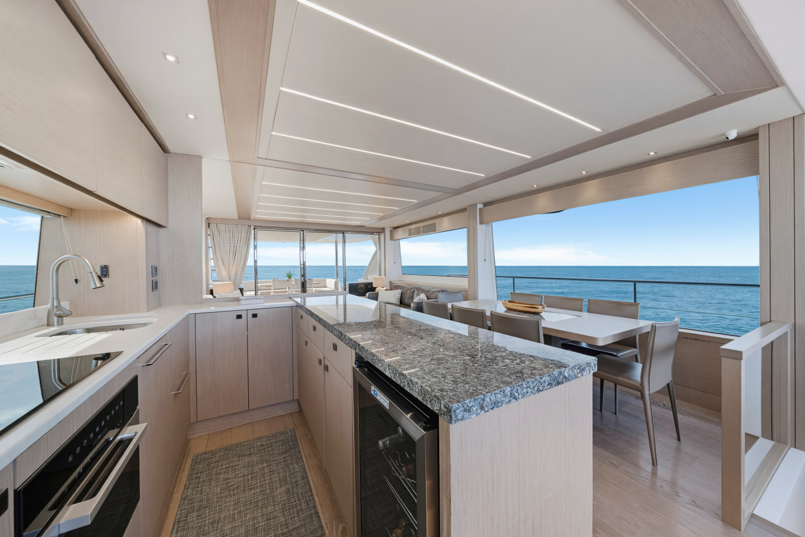 2020 Sunseeker 76 Yacht