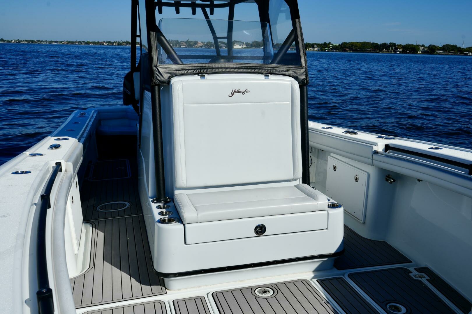 Luhn 32 32ft Yellowfin Yacht For Sale