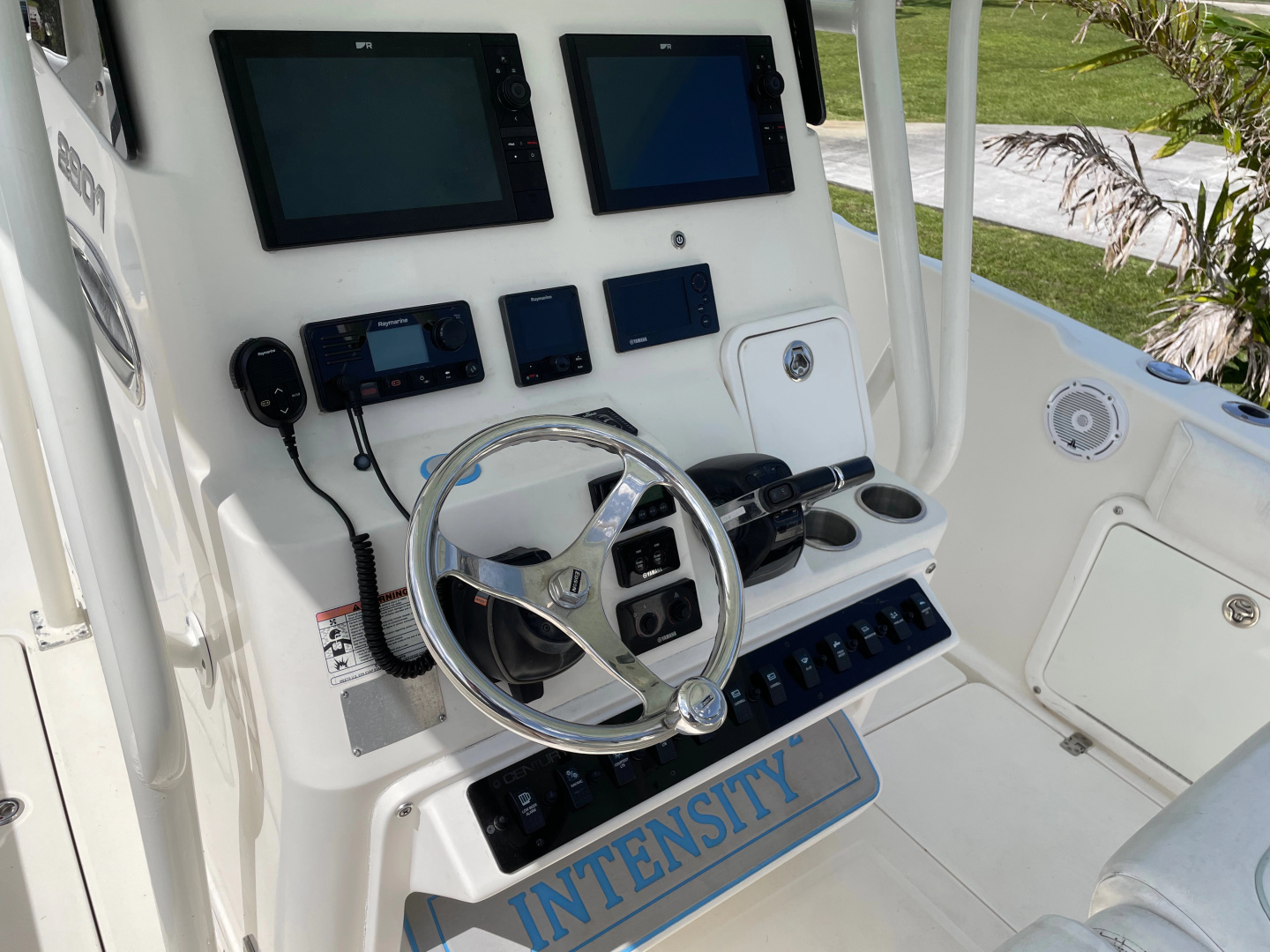 INTENSITY 2 29ft Century Yacht For Sale INTENSITY 2 29ft Century Yacht For Sale