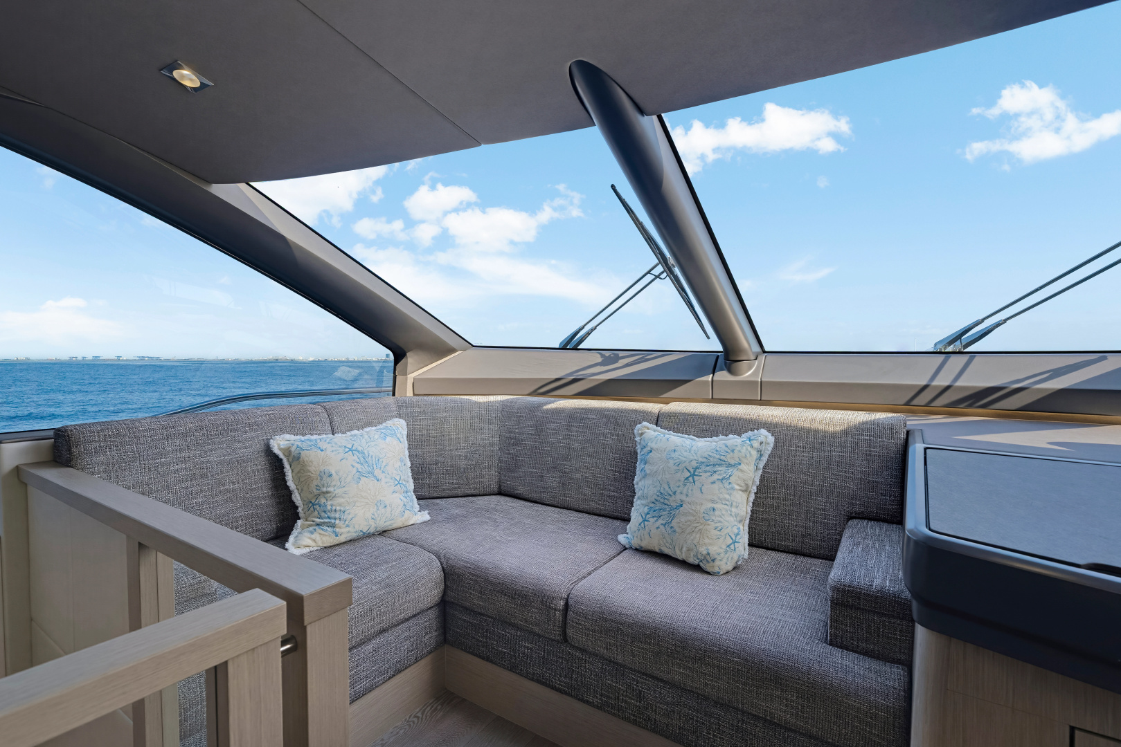 2020 Sunseeker 76 Yacht