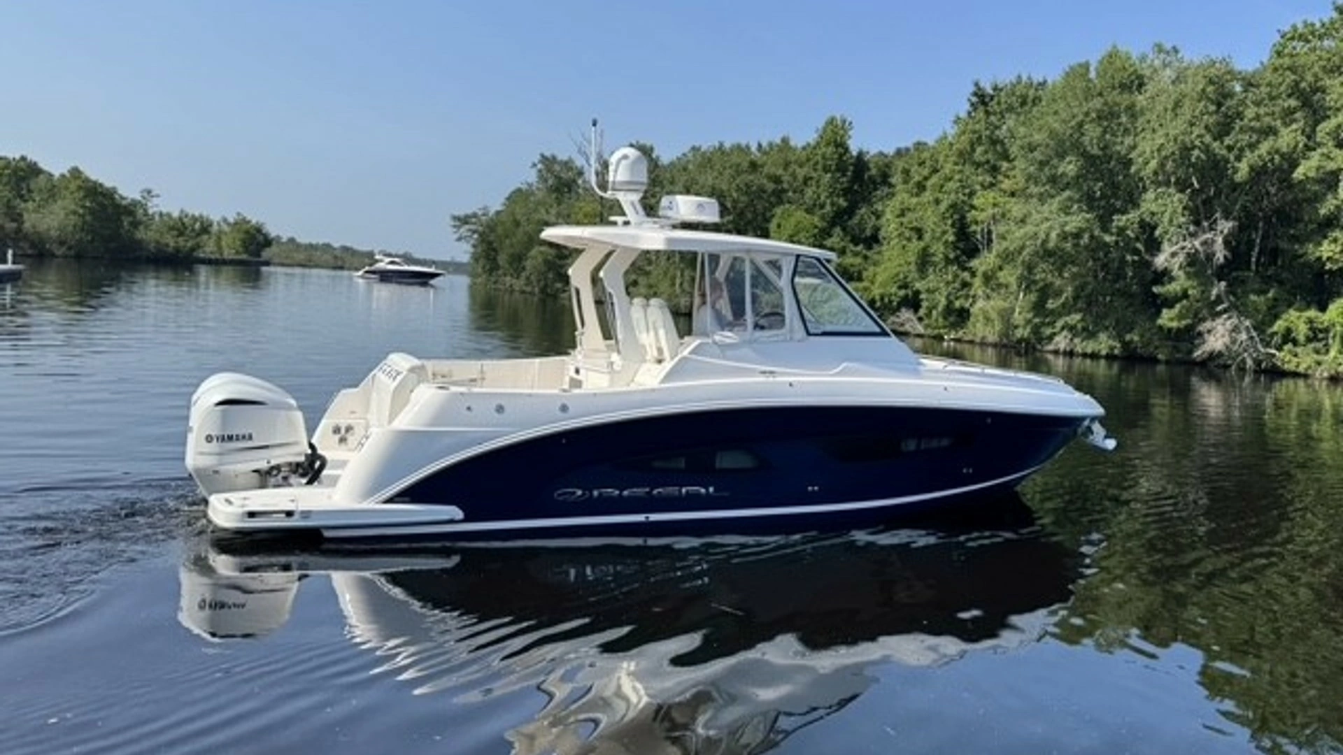 Regal 33 SAV Yacht For Sale