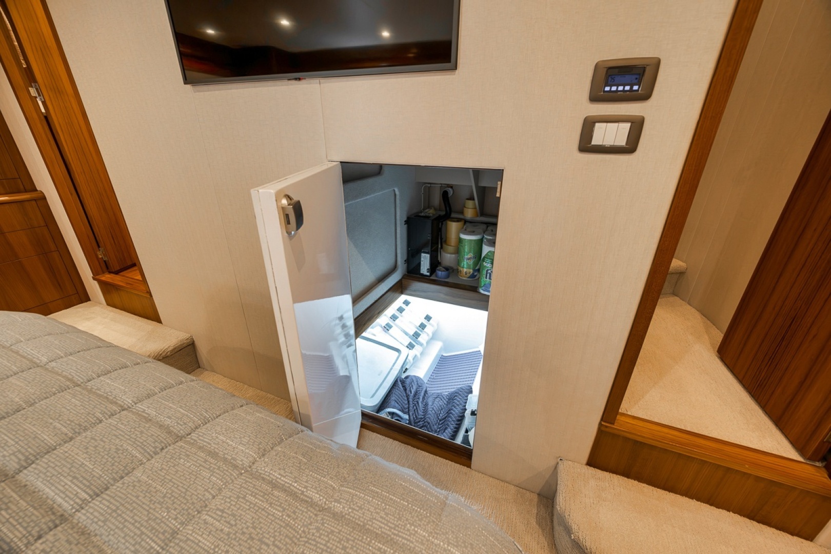Genesis 75ft Weaver Yacht For Sale
