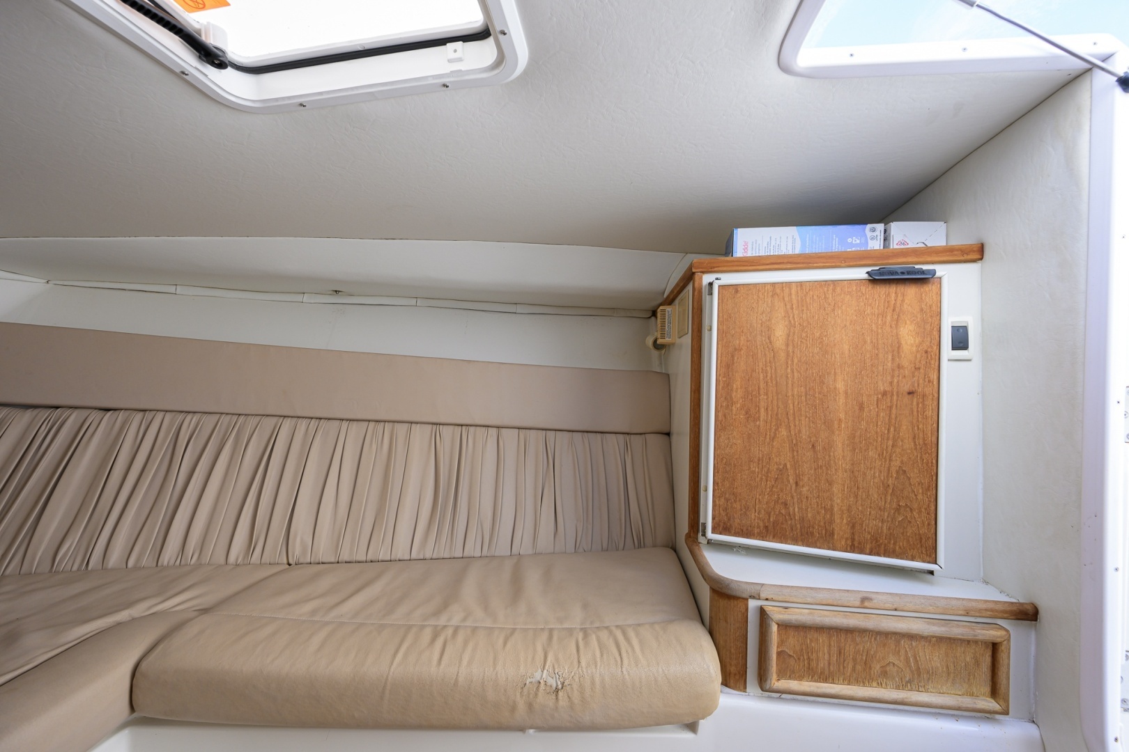 31ft Jupiter Yacht For Sale
