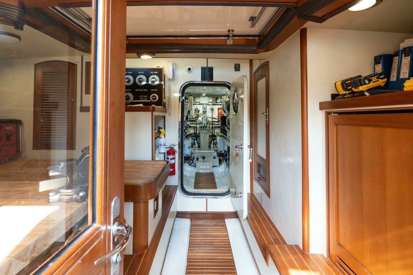Marlow 72 GRIFFIN - Work Shop