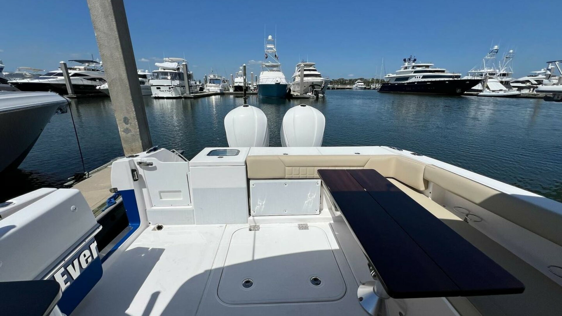 Solamore 34ft Everglades Yacht For Sale