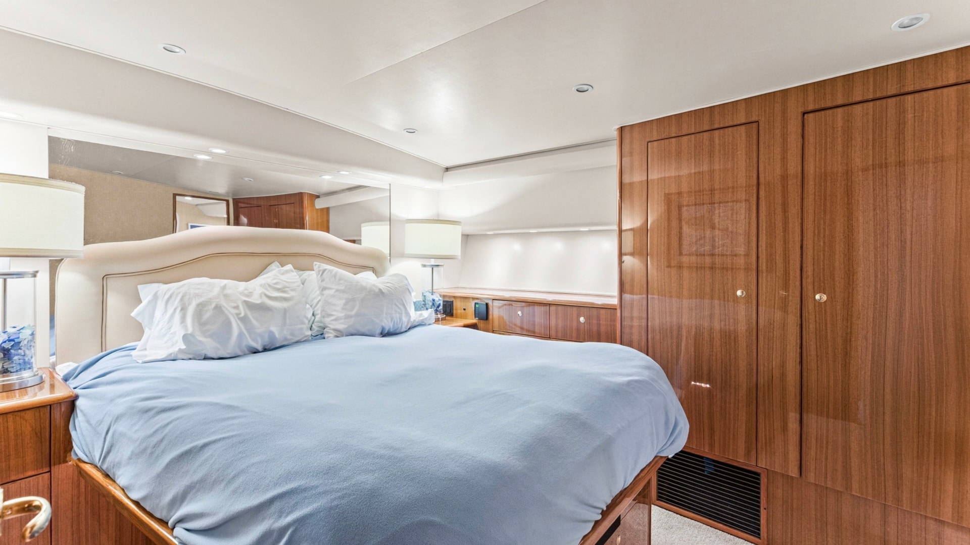 2005 61 Viking Enclosed Bridge Kelkat Master Stateroom
