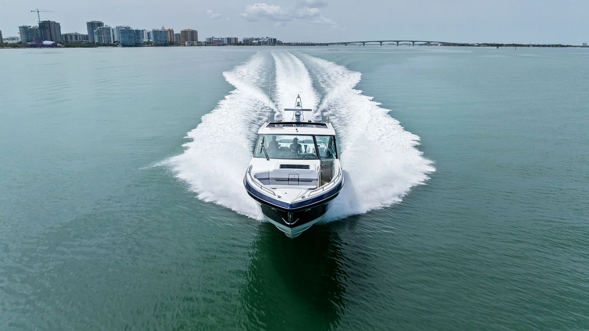 Formula 430 Super Sport Crossover Yacht For Sale