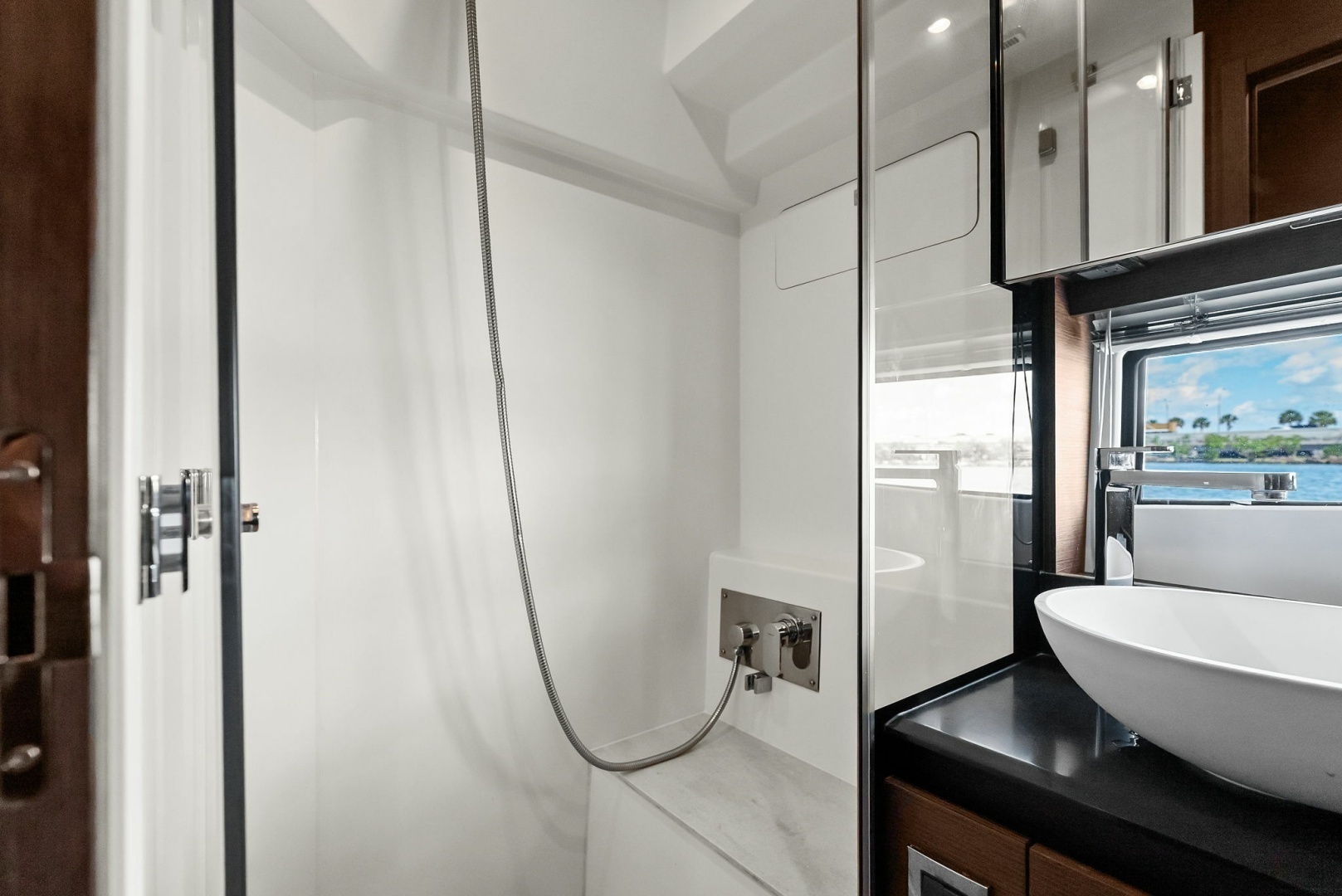 2020 Prestige 460 Flybridge