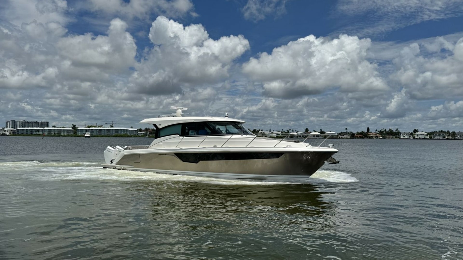 Profile View of Tiara 48LE