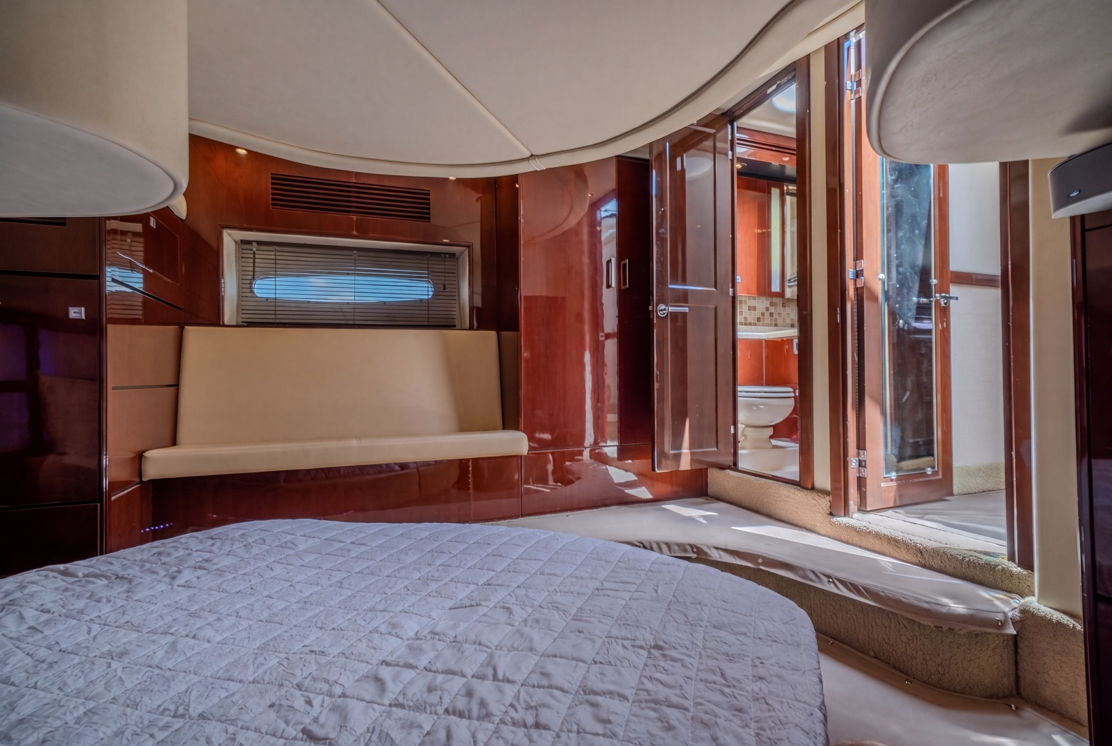 LA DOLCE VITA 47ft Sea Ray Yacht For Sale LA DOLCE VITA 47ft Sea Ray Yacht For Sale