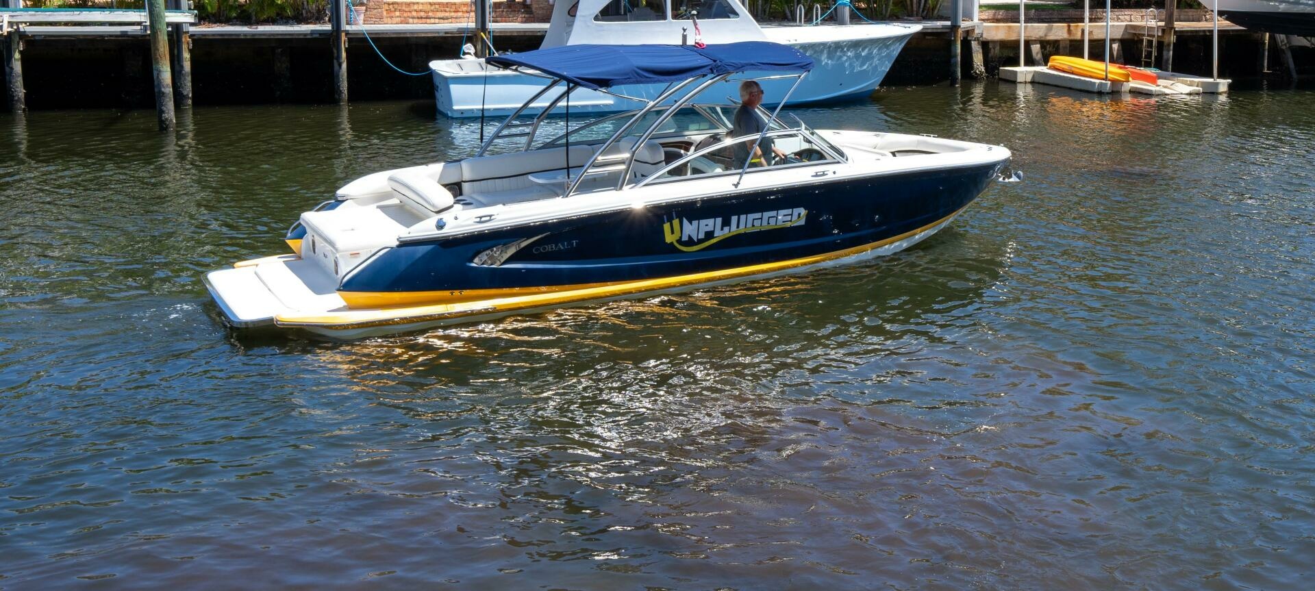 Unplugged 28ft Cobalt Yacht For Sale