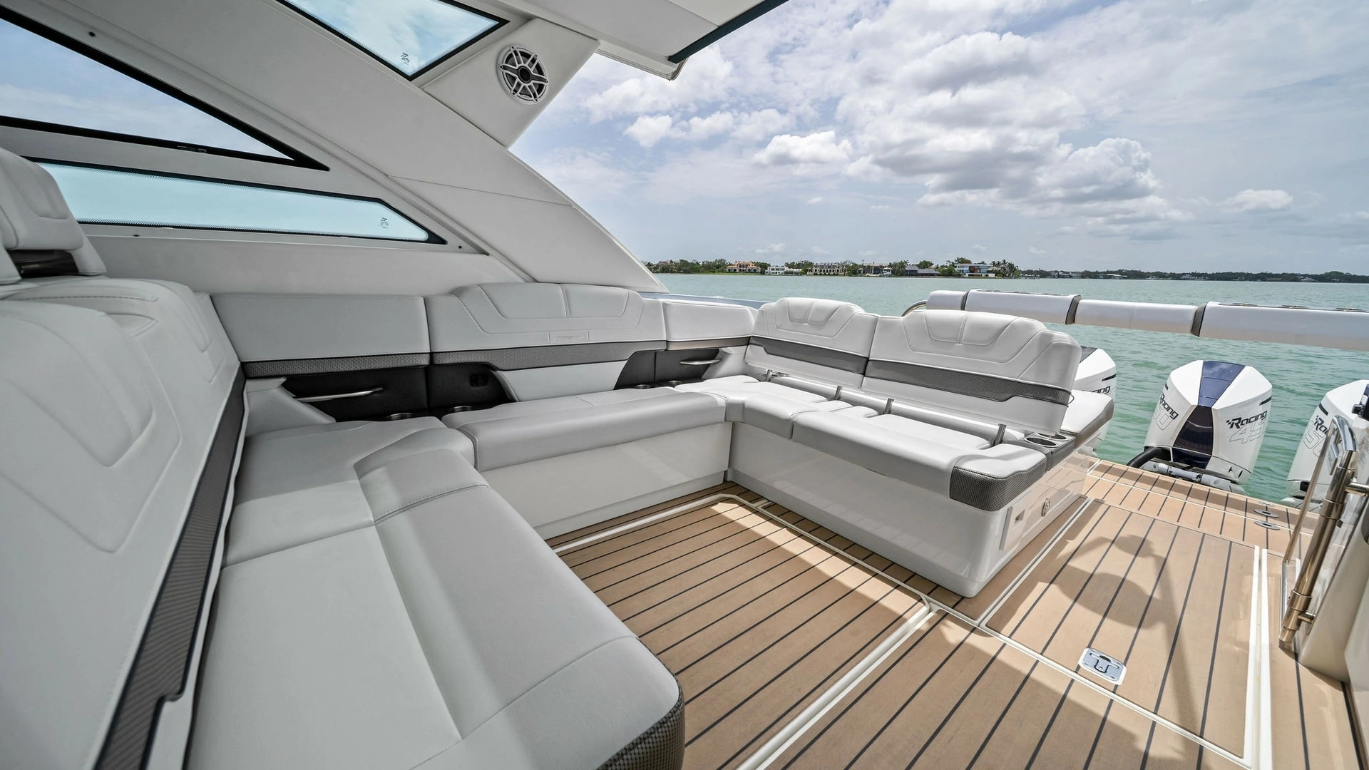 Formula 430 Super Sport Crossover Yacht For Sale