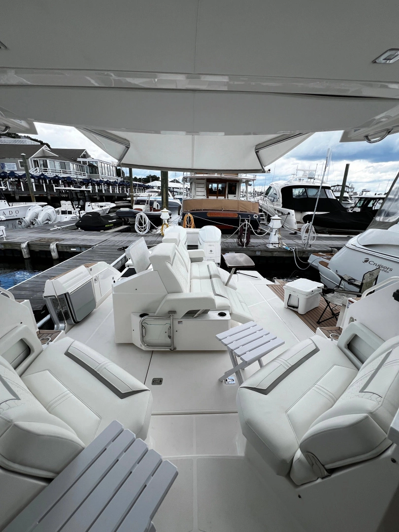 Tiara Yachts 43 LE Yacht For Sale