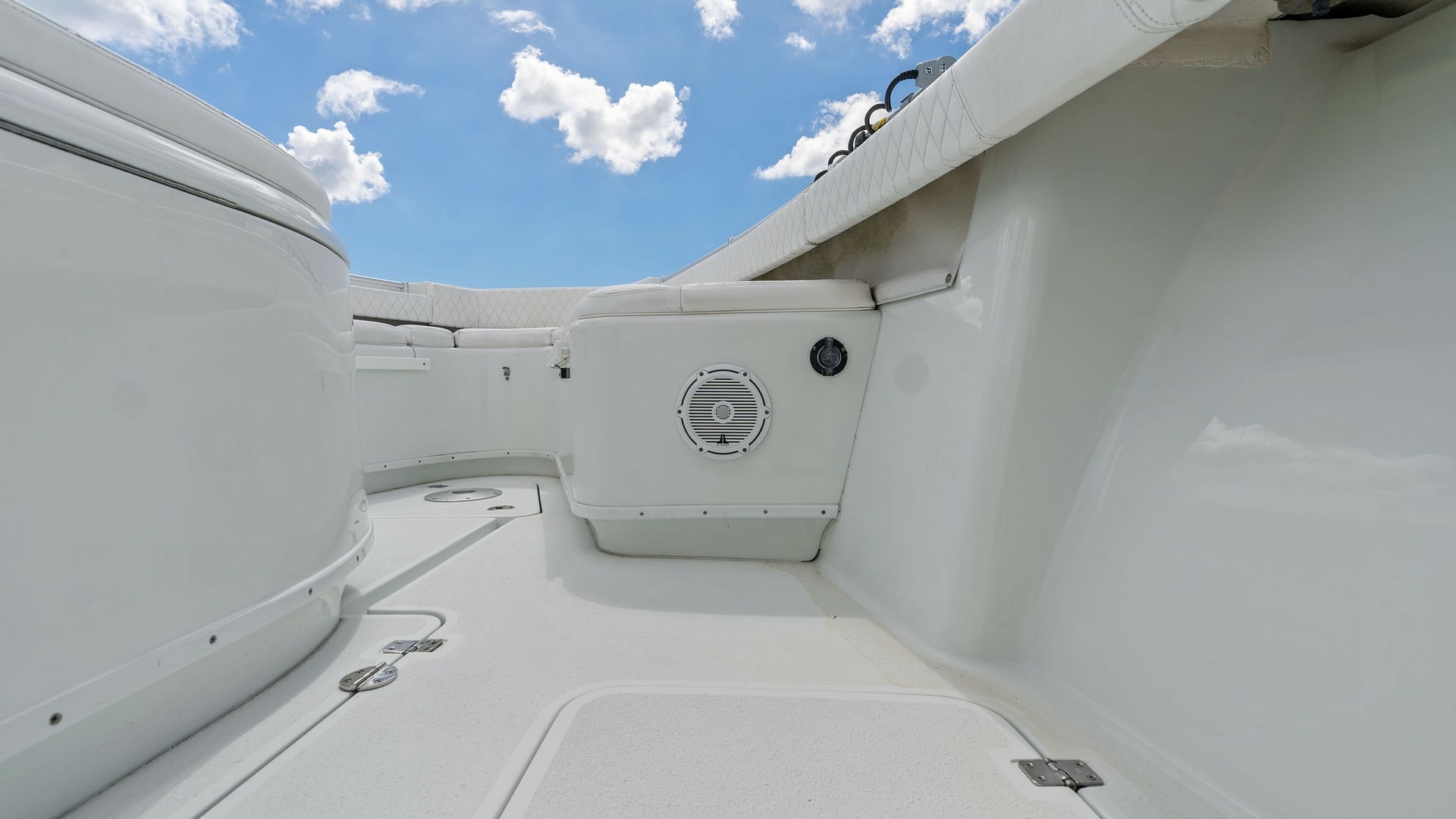 Spacious Bow Seating Area