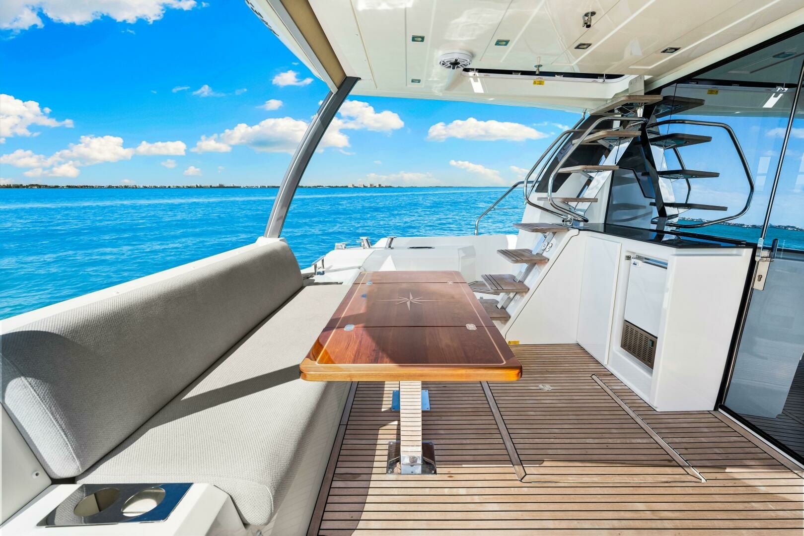 Prestige 630 Flybridge — Peace - Photo 24