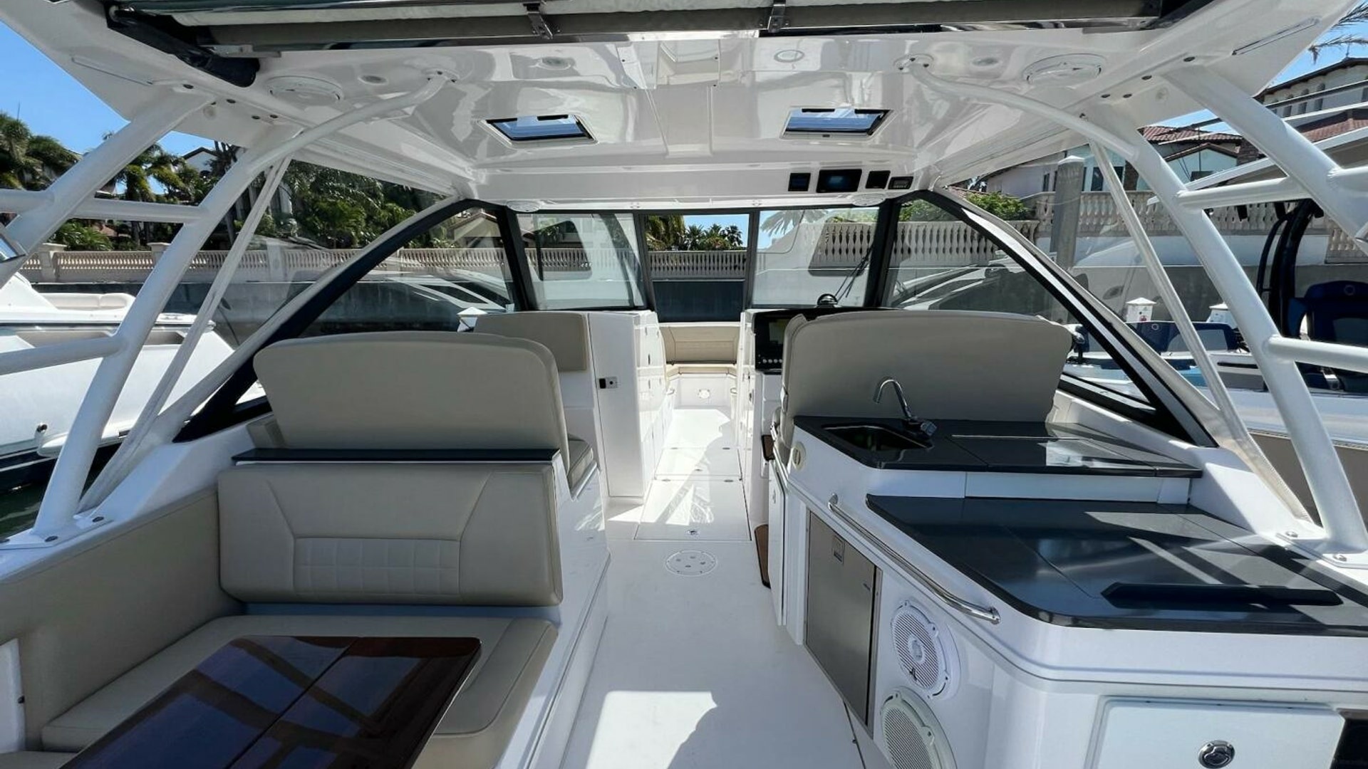 Solamore 34ft Everglades Yacht For Sale