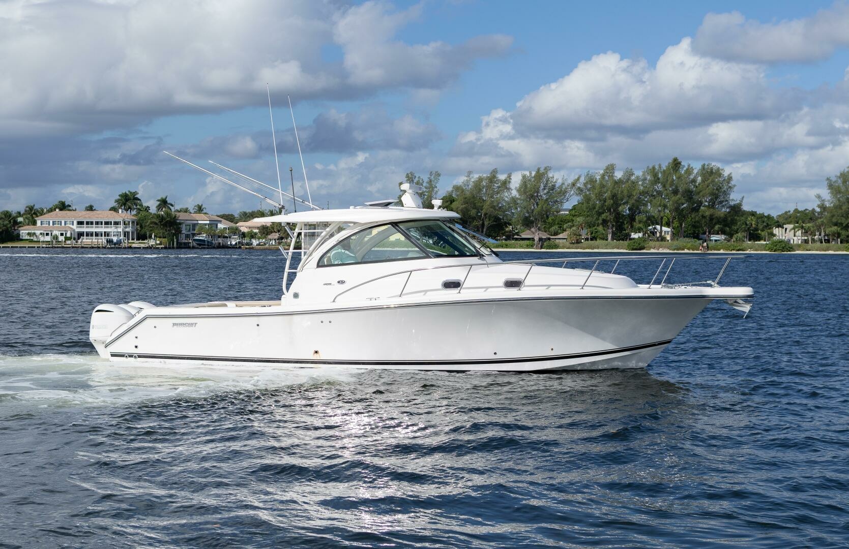 Pursuit 38 - TRACKER - Starboard Profile