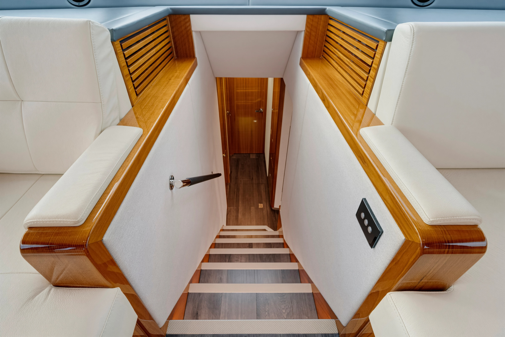 ZERO GRAVITY 72ft Riviera Yacht For Sale ZERO GRAVITY 72ft Riviera Yacht For Sale