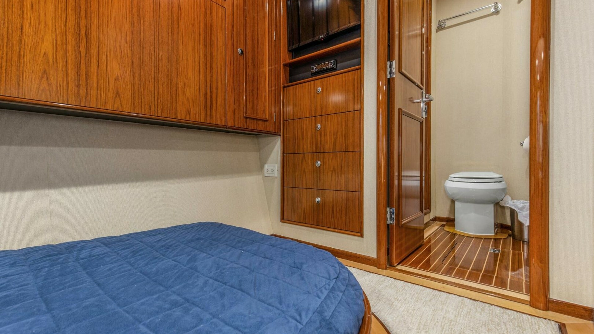 Badonkadonk 76ft Whiticar Yacht For Sale