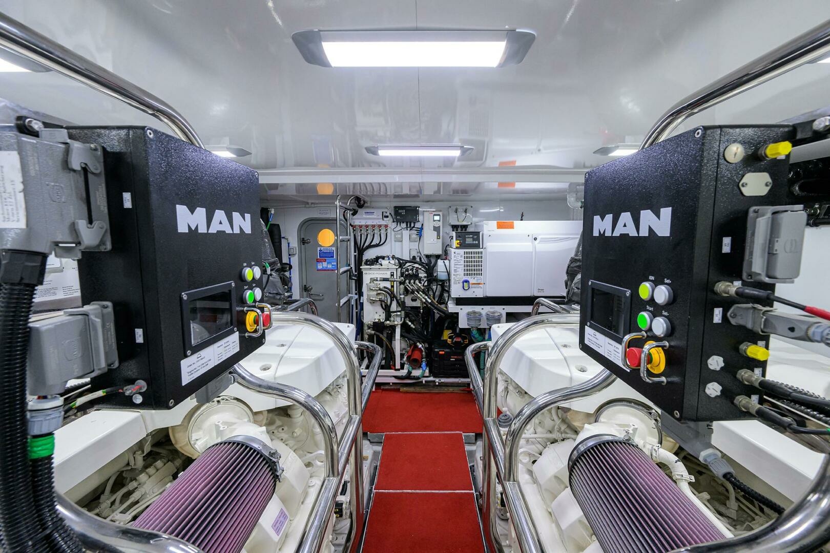 Princess Y78 - Janie II - Engine Room