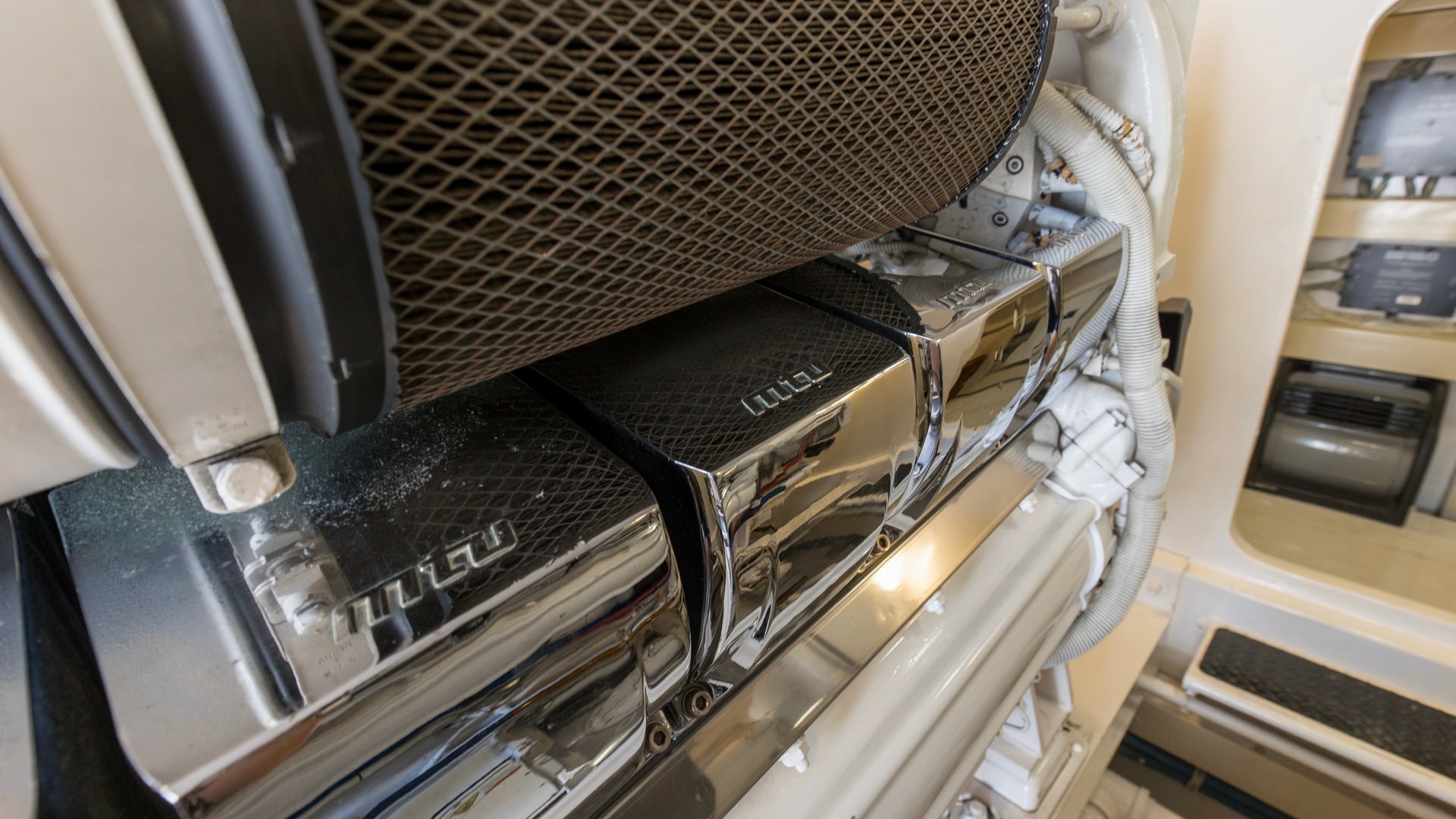 2005 61 Viking Enclosed Bridge Kelkat Engine Room (2)