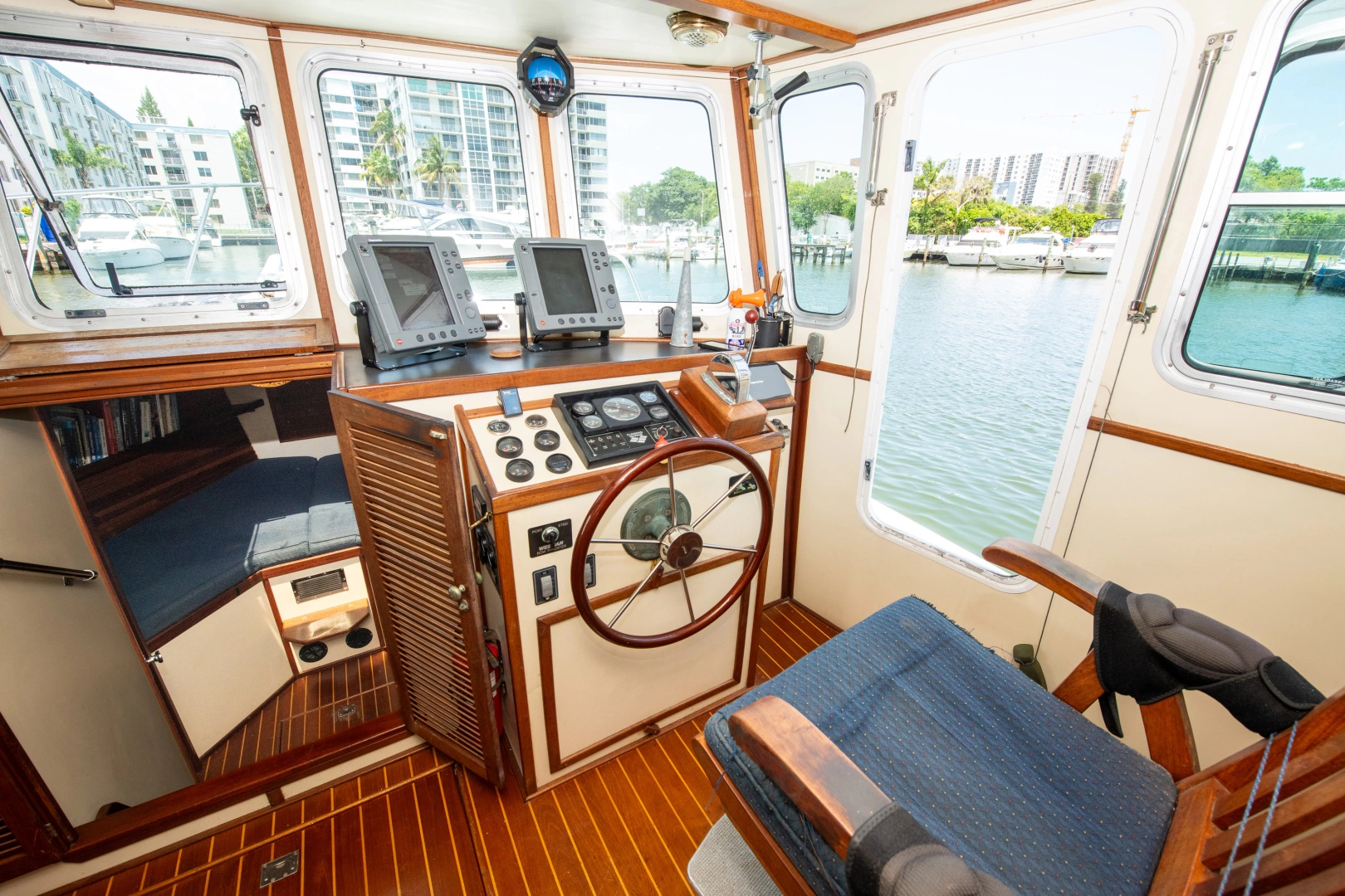 American Tug Trawler Pilothouse 36 Yacht For Sale