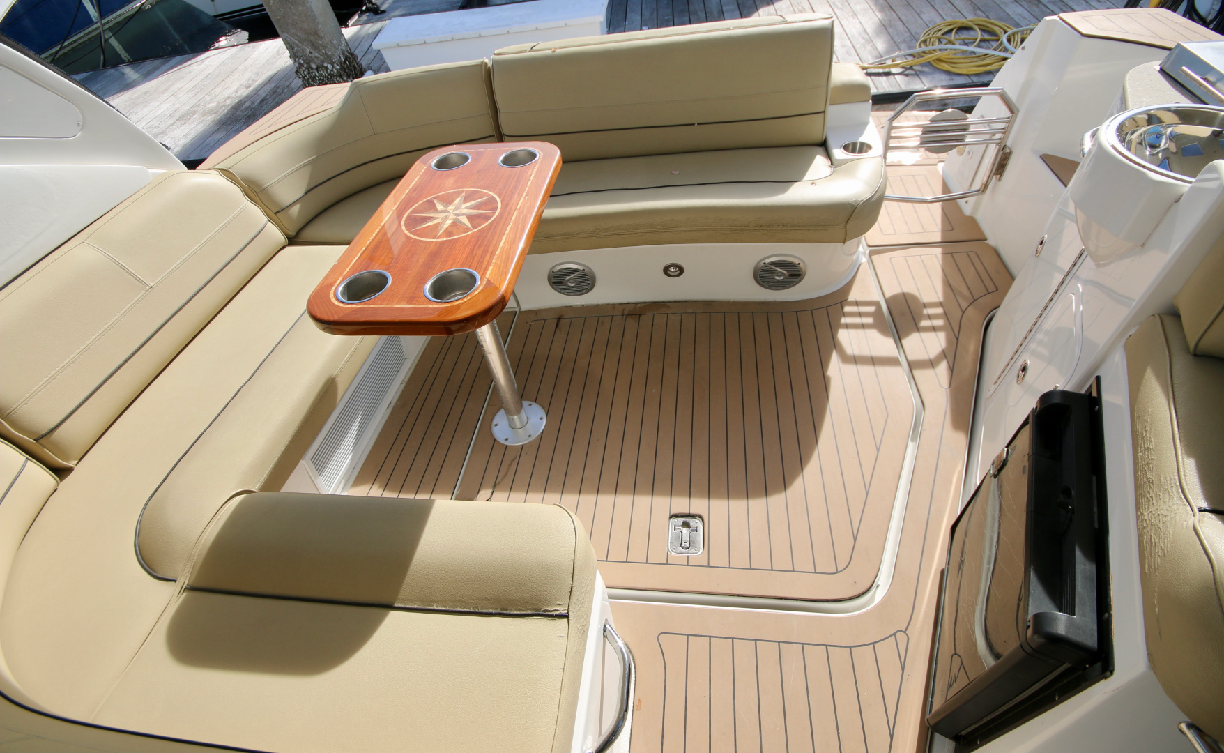 2013 Cruisers Yachts 380