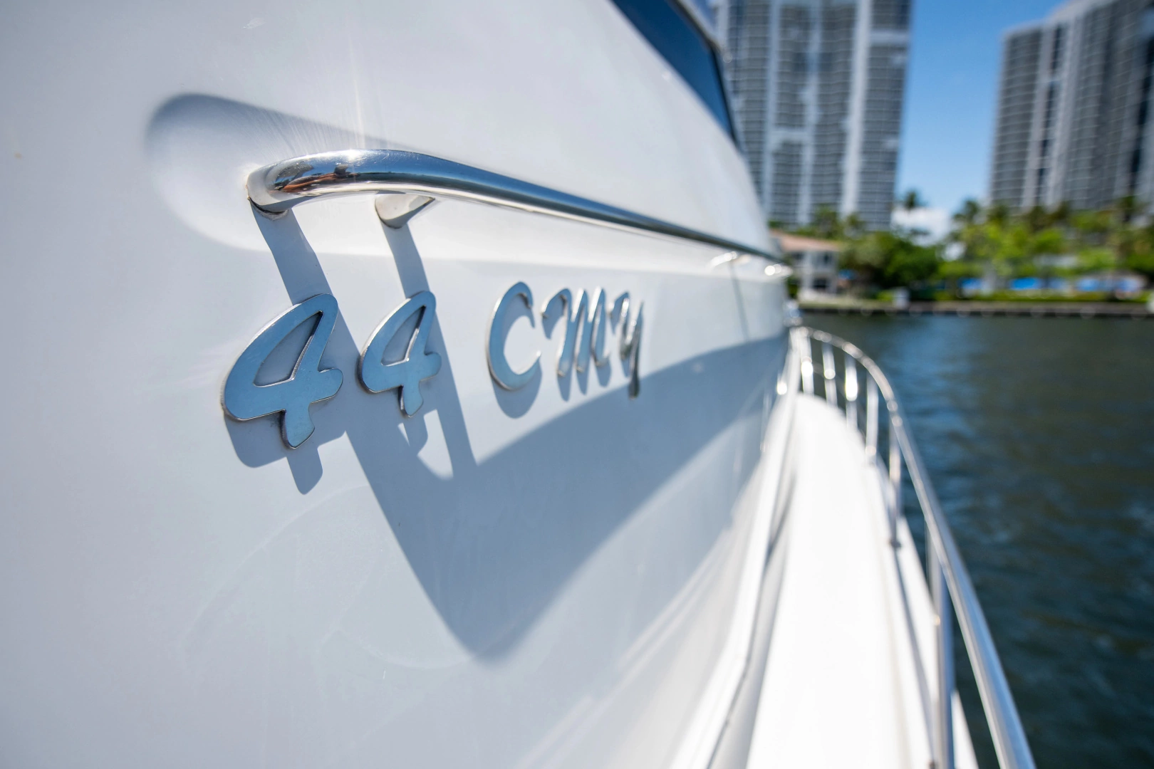 Carver 444 CMY Yacht For Sale