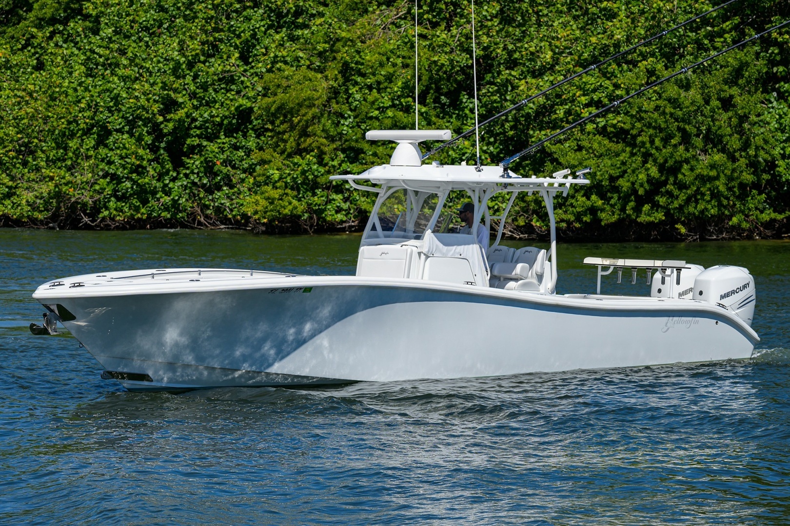 Yellowfin 34 - Exterior Profile