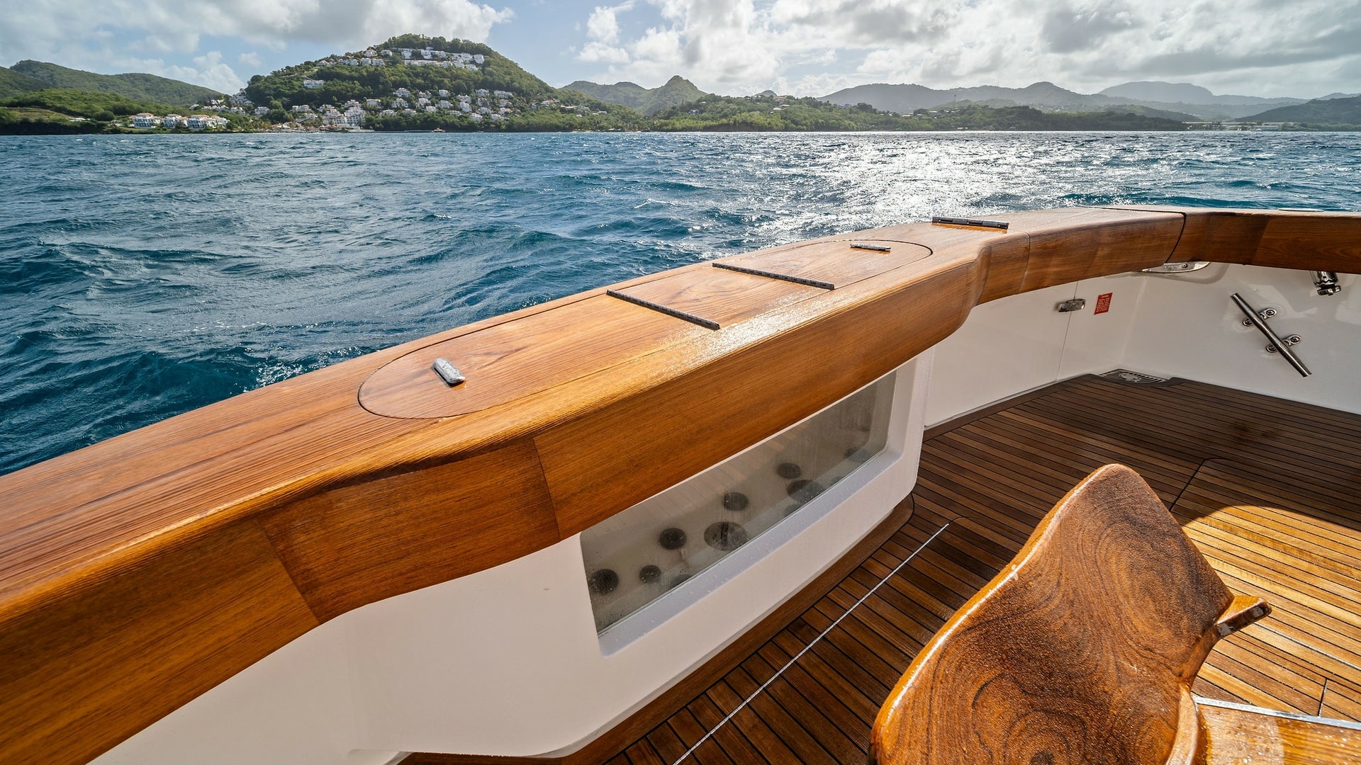 Aft Deck with Teak Finish