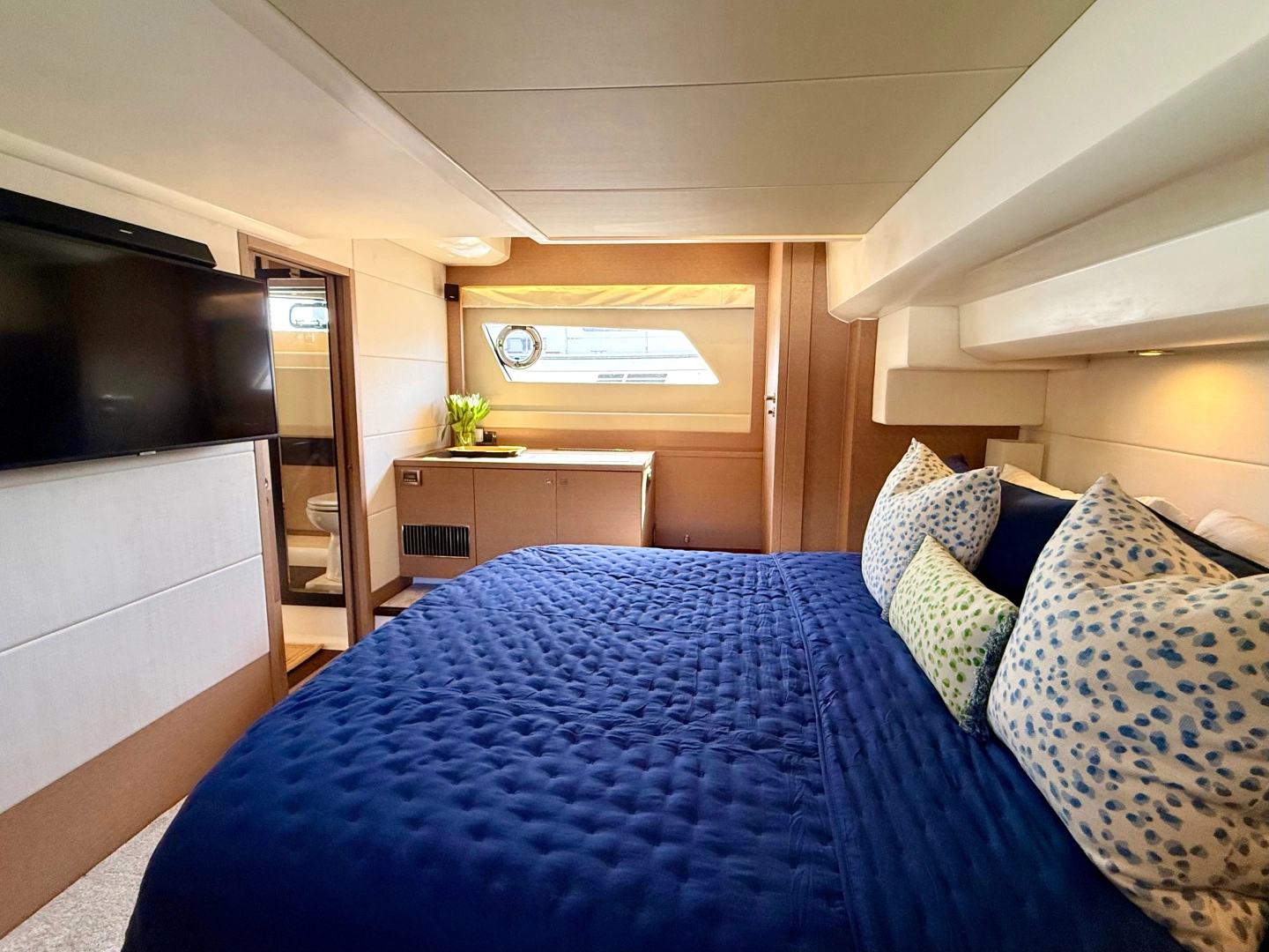 Prestige 560 Fly Yacht For Sale