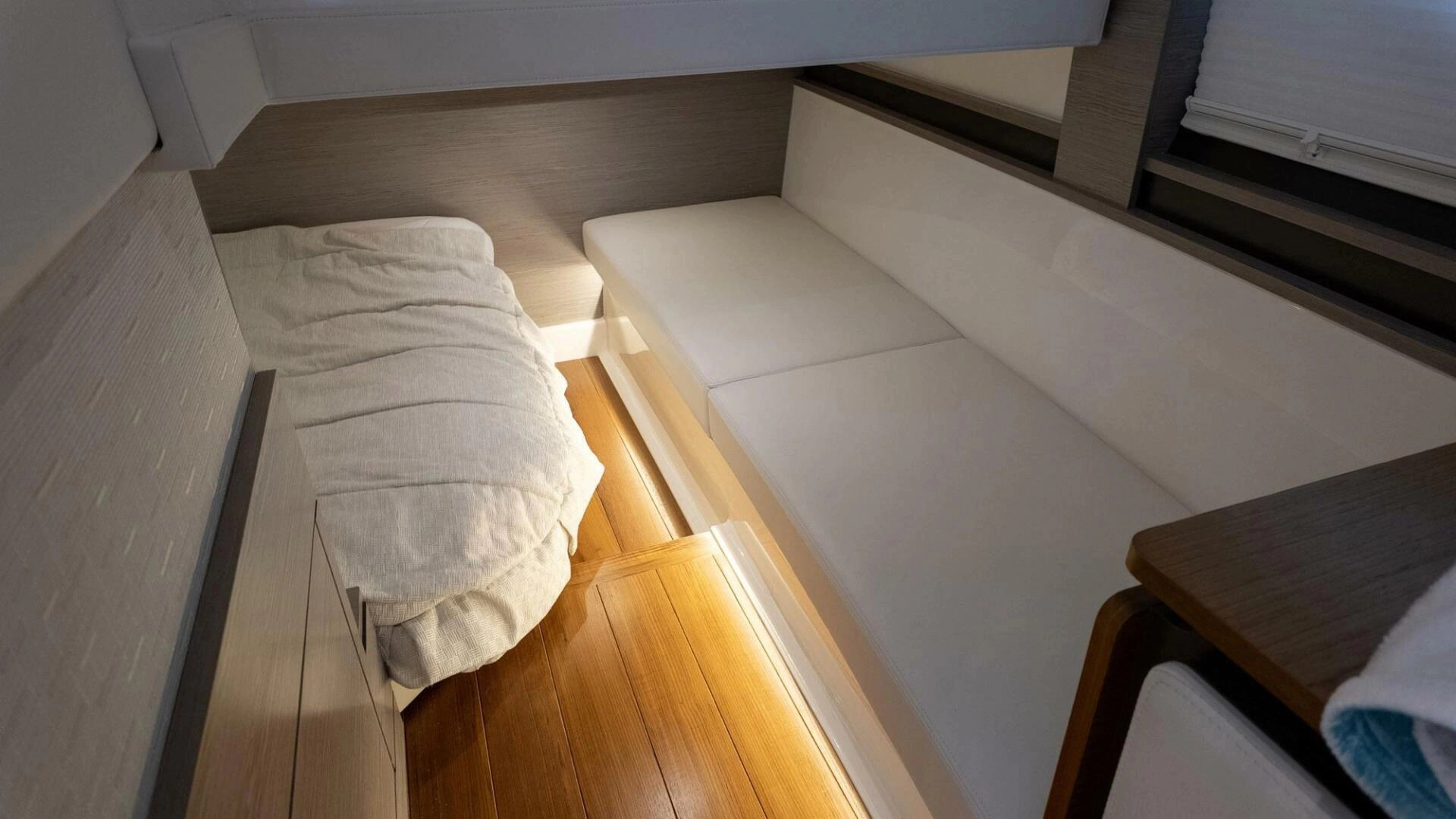 Tiara Yachts 43 LE Yacht For Sale