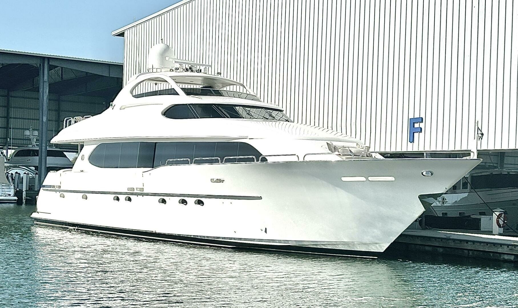 Serendipity 94ft Lazzara Yachts Yacht For Sale