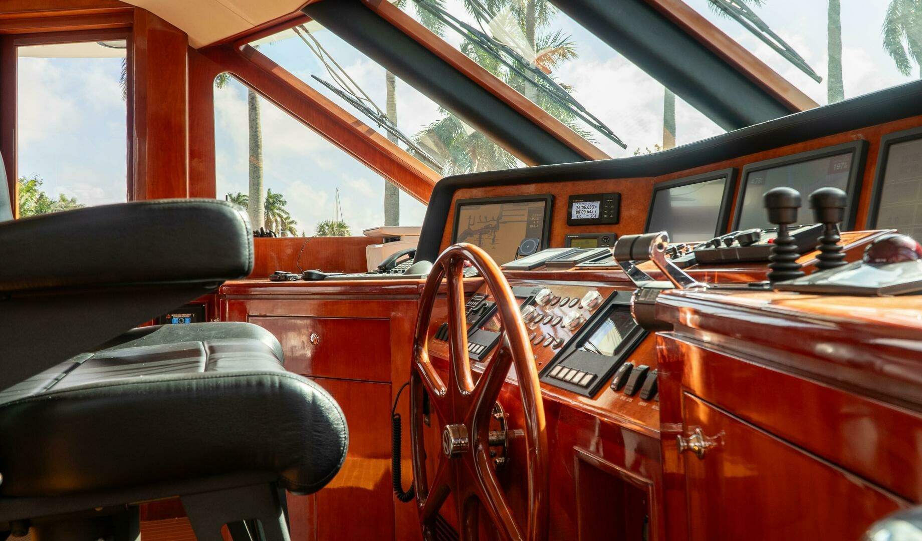 2005 Ocean Alexander 80 motoryacht