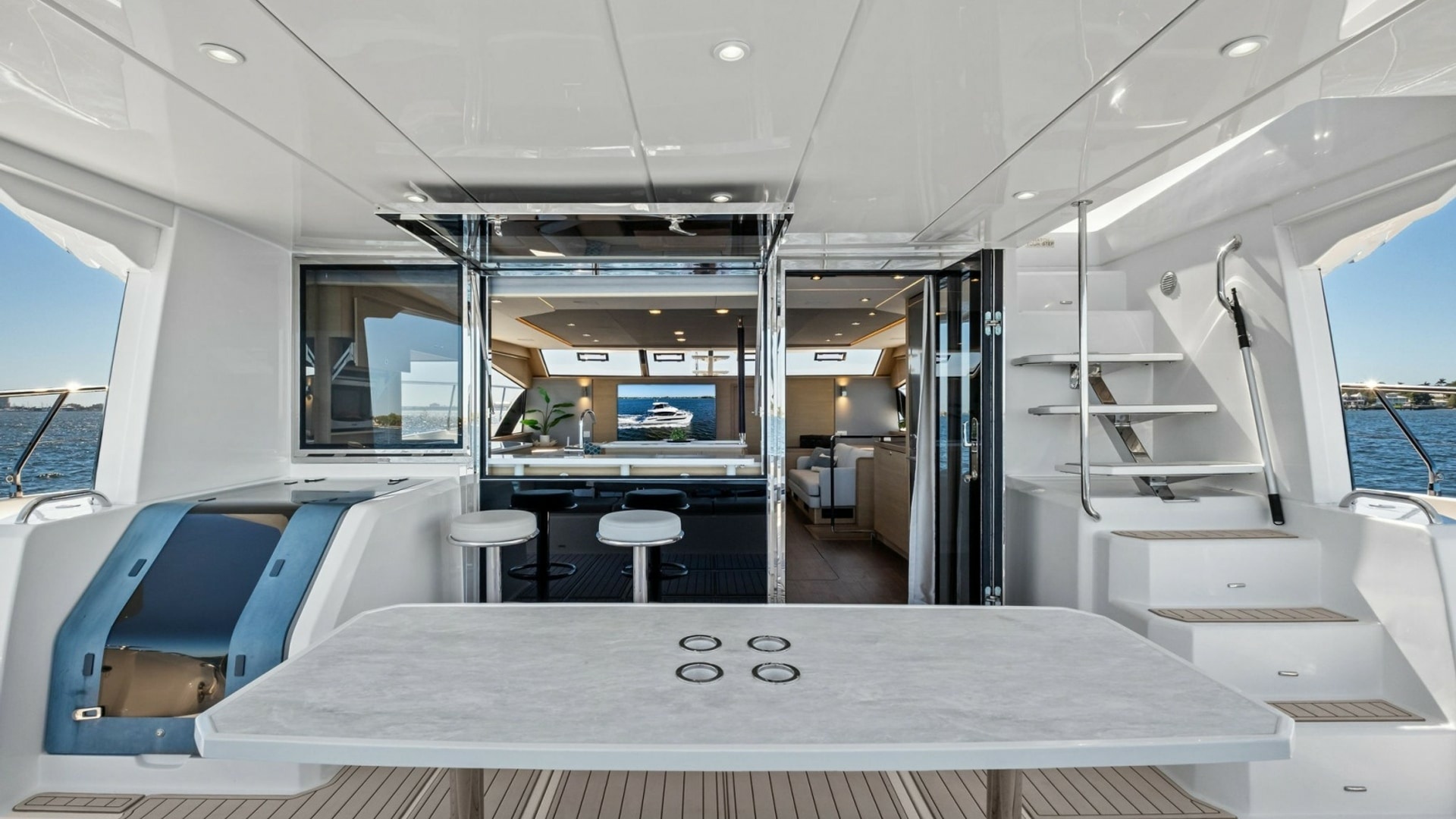 Aquila 54 Yacht — Remarkable I - Photo 11