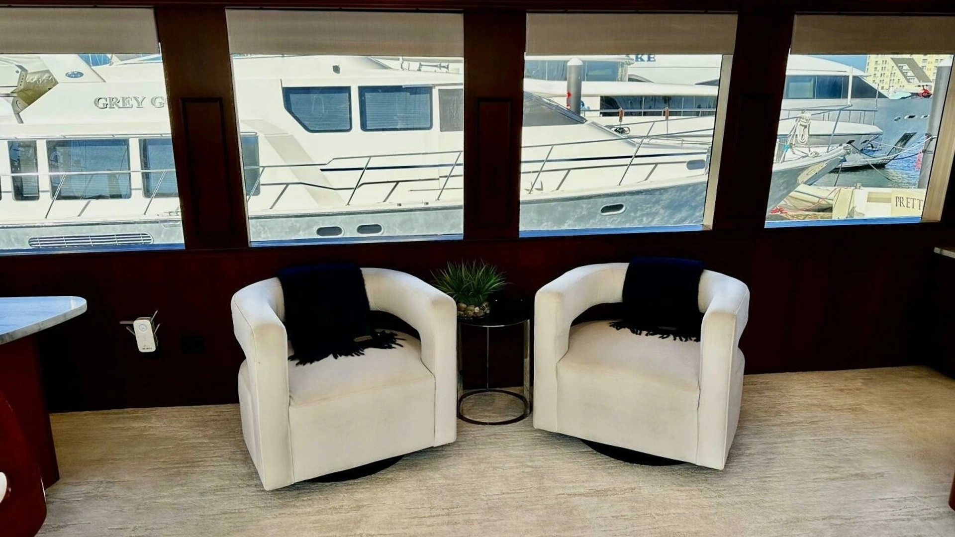 Hatteras 100 Raised Pilothouse Yacht For Sale