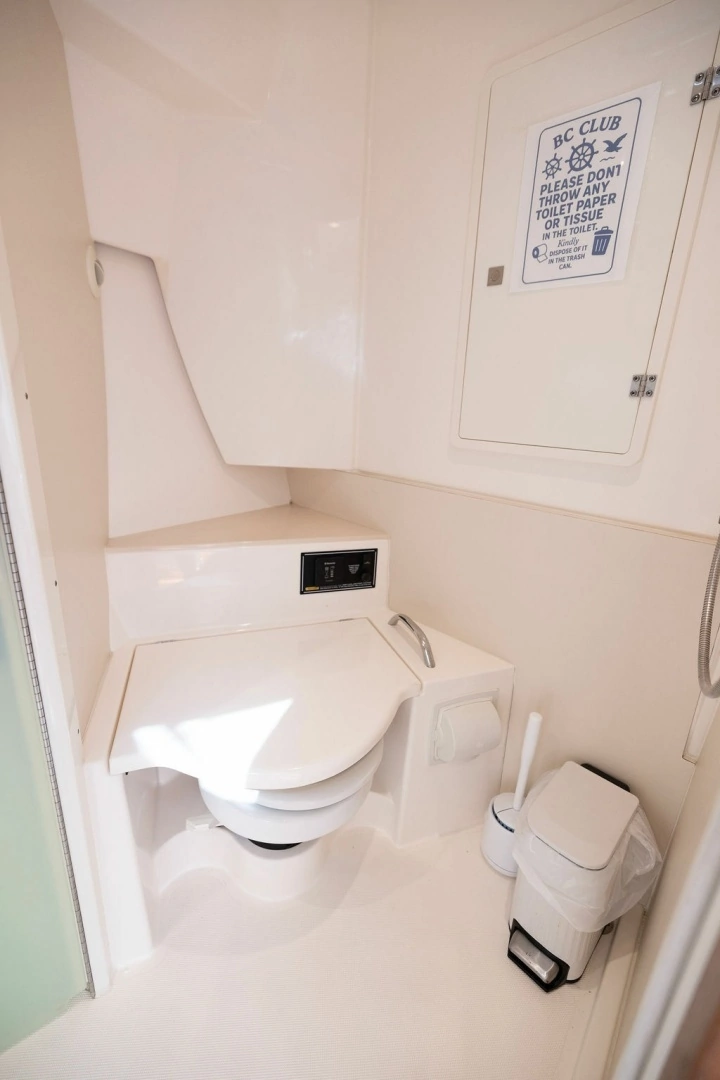 Pursuit 365i Sport Coupe Yacht For Sale