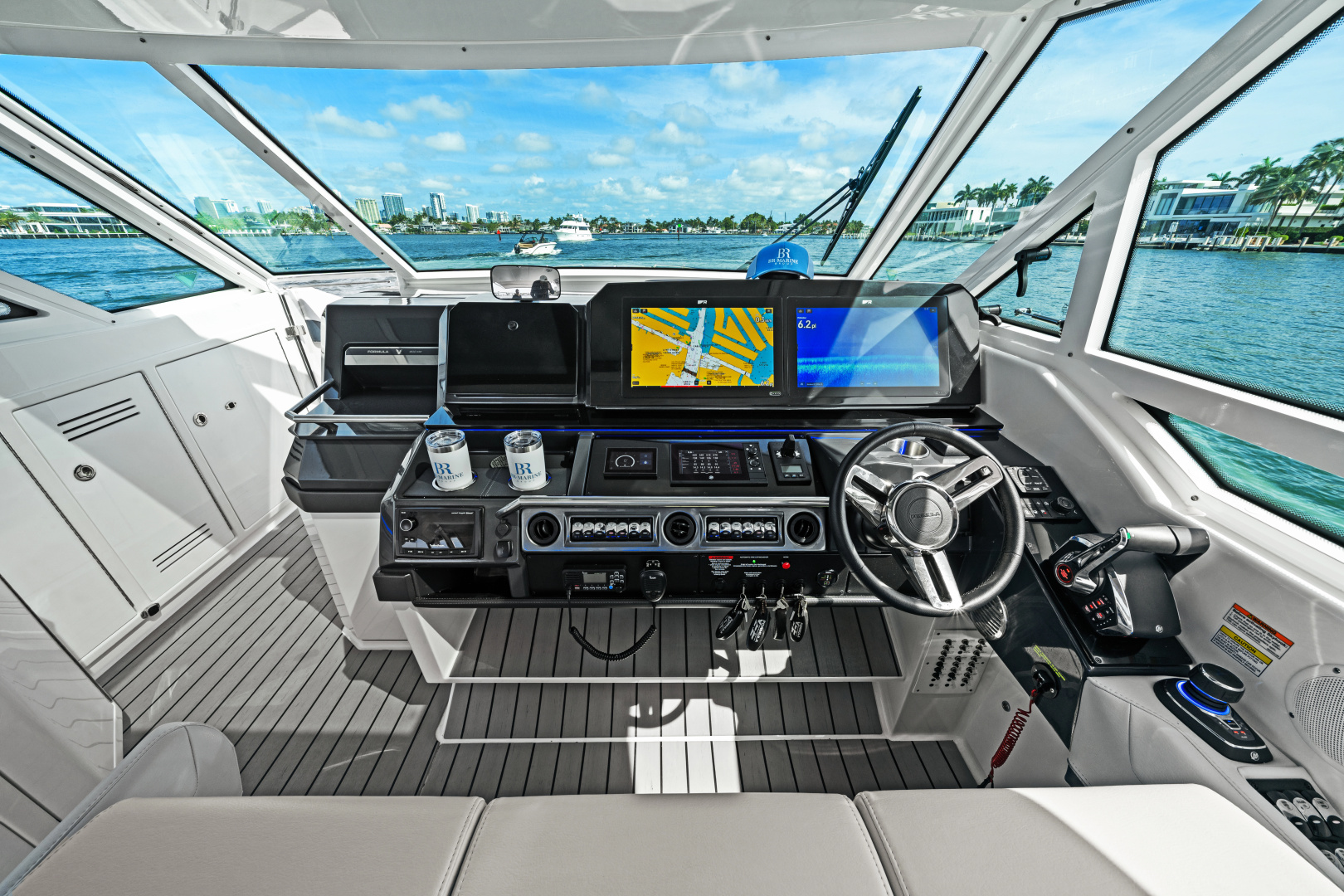 LADY CHAMPAGNE 2 40ft Formula Yacht For Sale