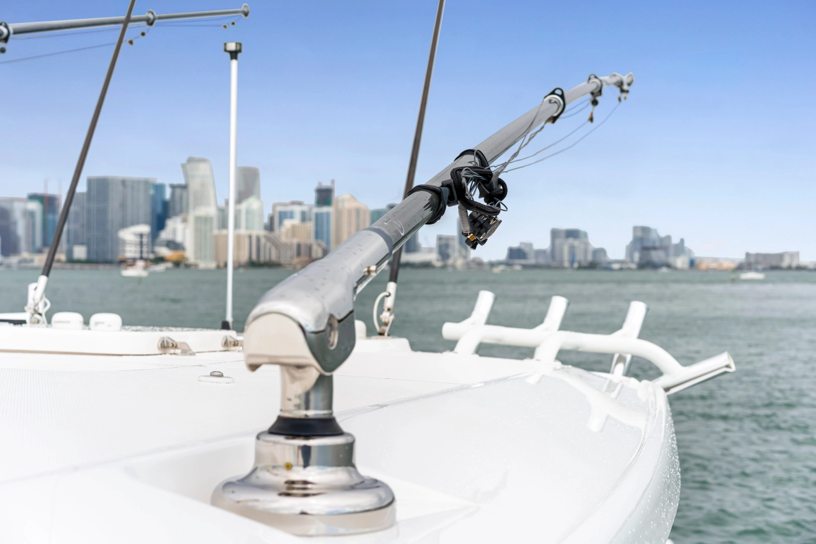 Everglades 395 CC Yacht For Sale