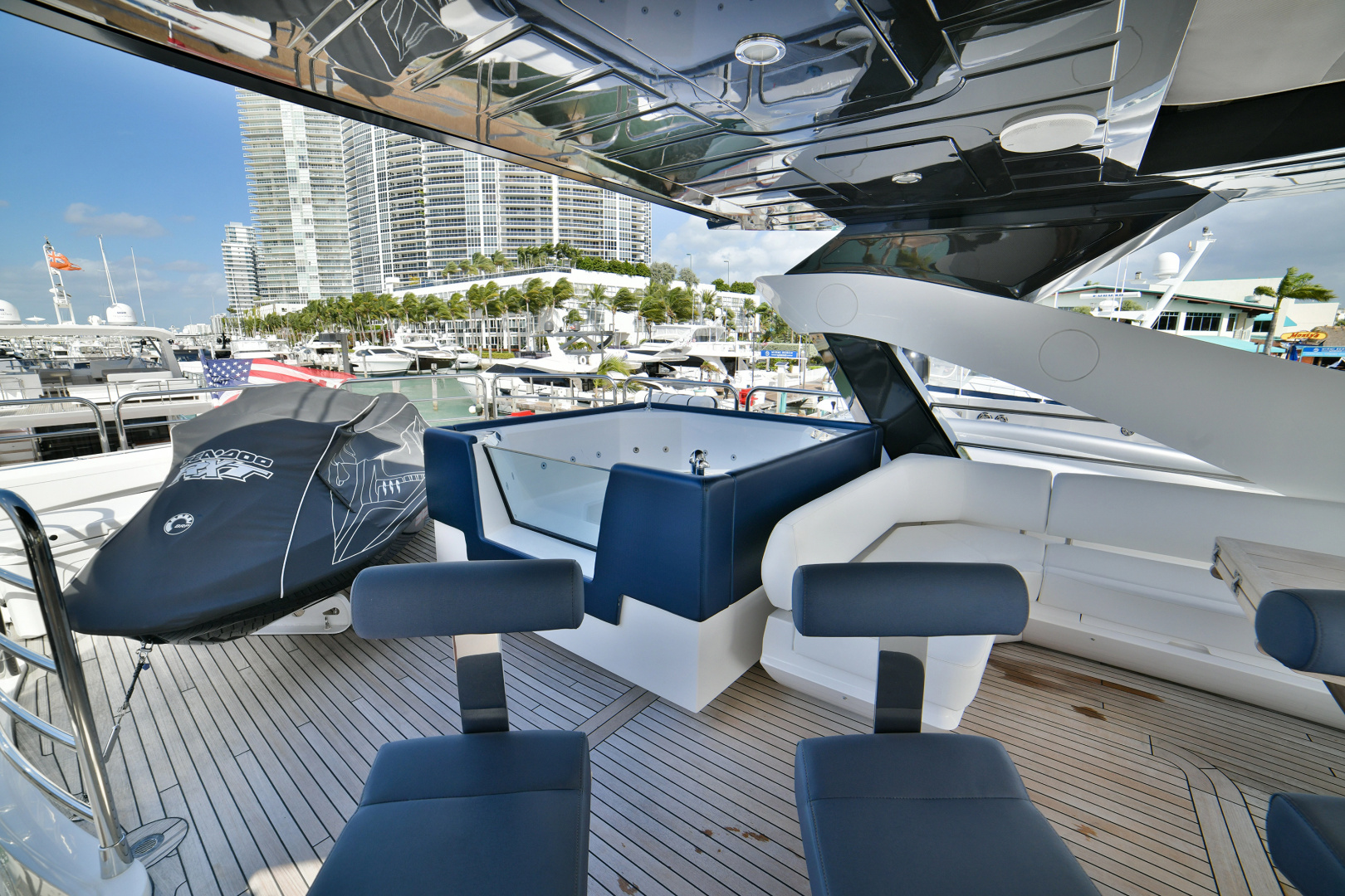 2015 Sunseeker 28 Metre Yacht