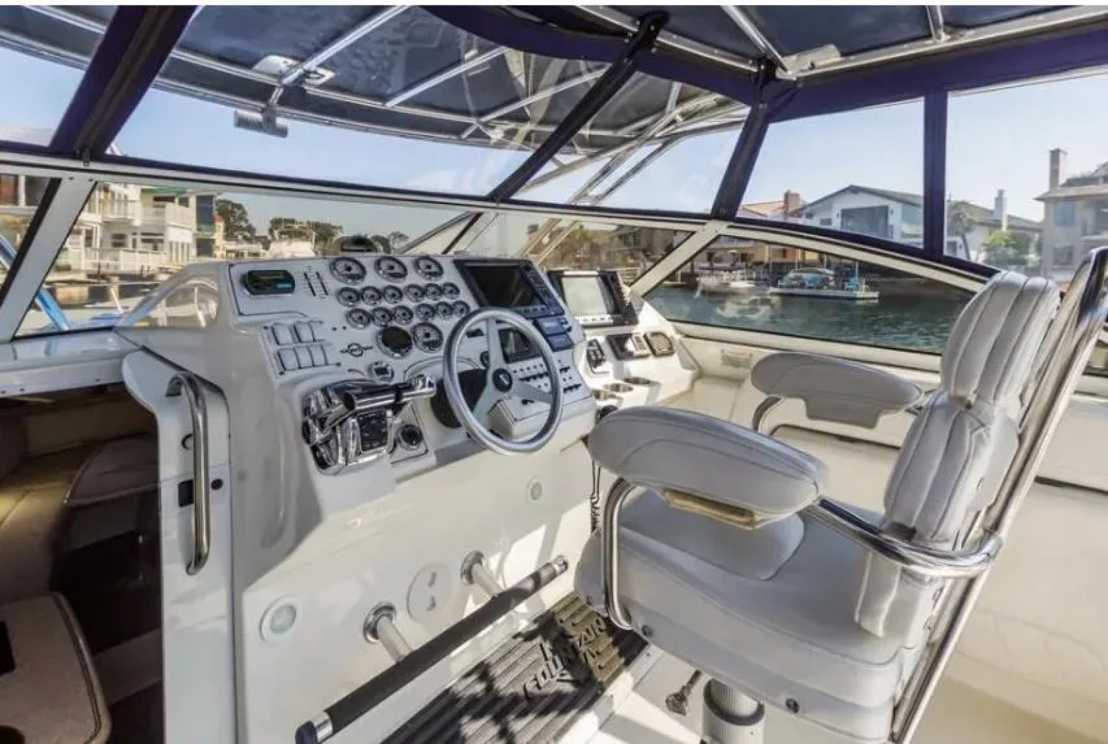 38ft Fountain Yacht For Sale