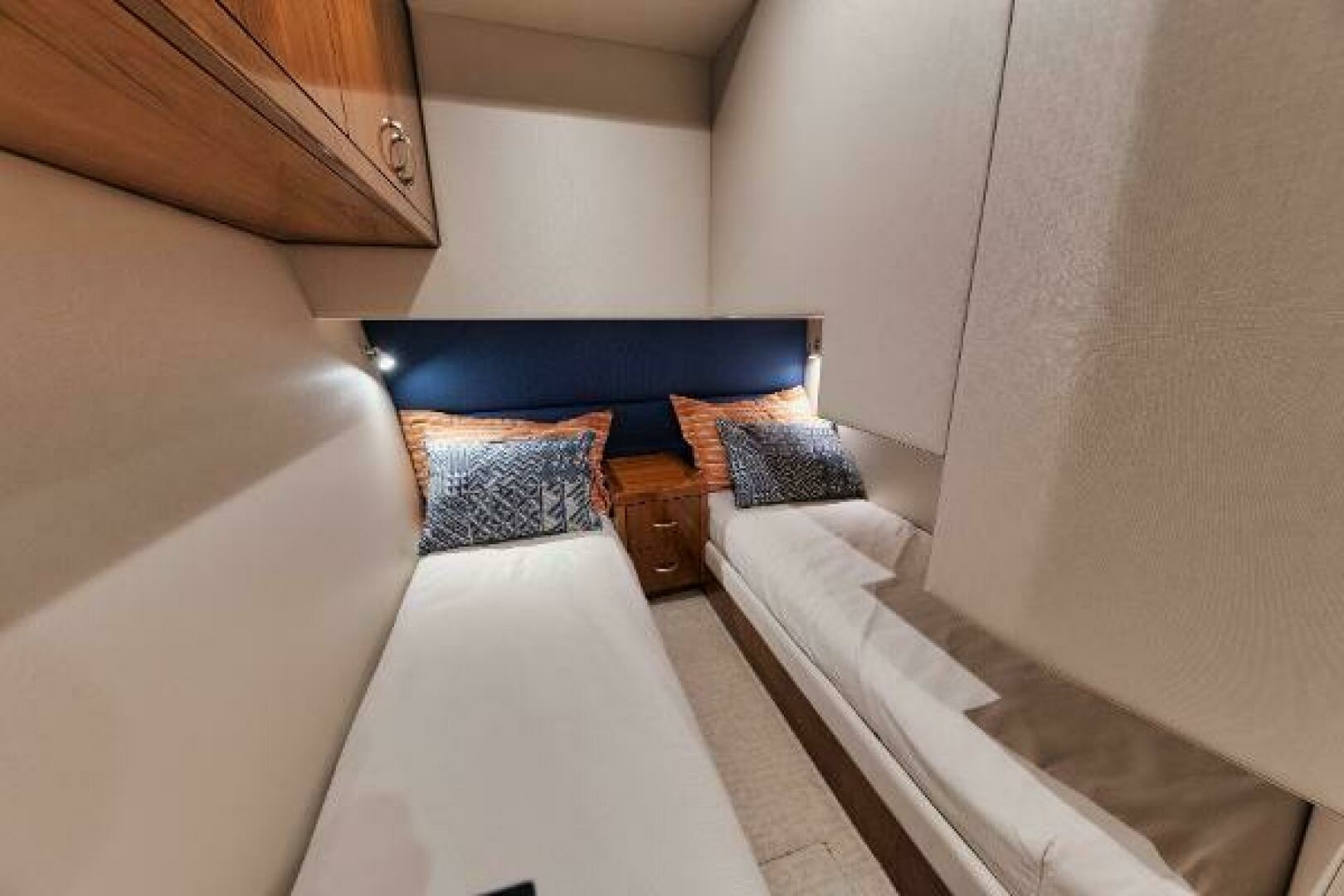 5 J rsquo s 54ft Hatteras Yacht For Sale