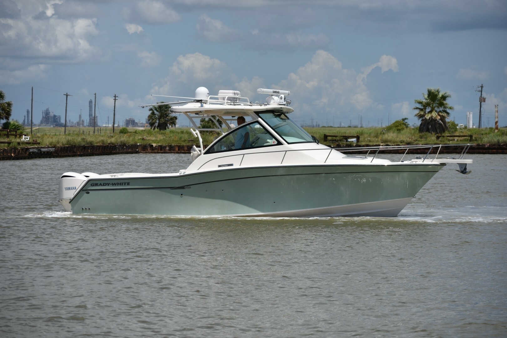 2016 Grady-White 330 Express 