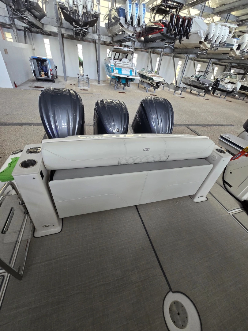 Regal SAV Yacht For Sale