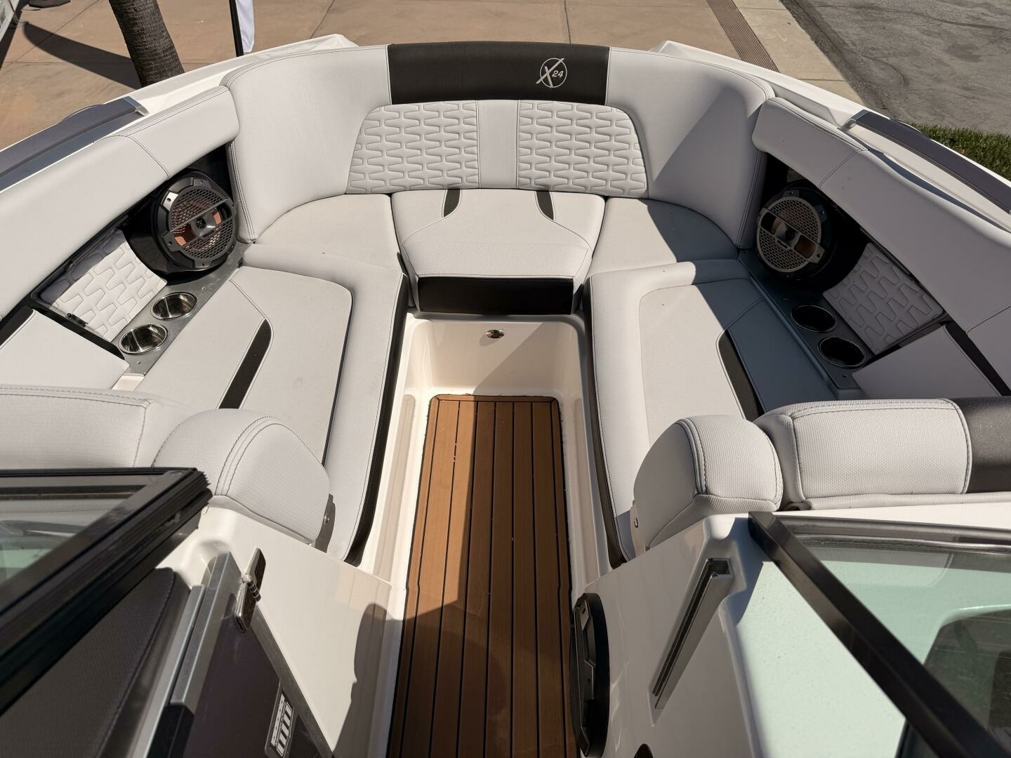24ft Mastercraft Yacht For Sale