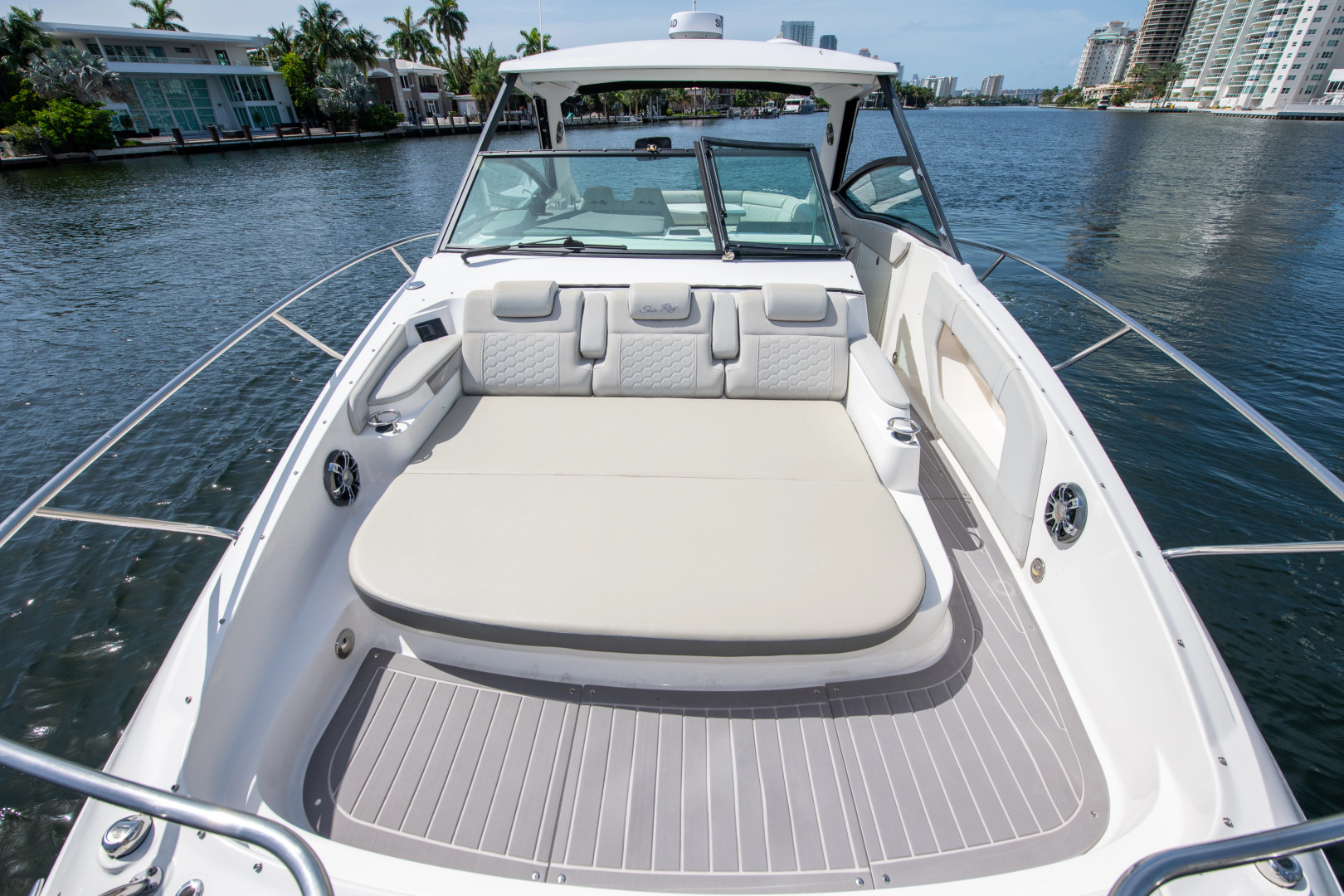 32ft Sea Ray Yacht For Sale