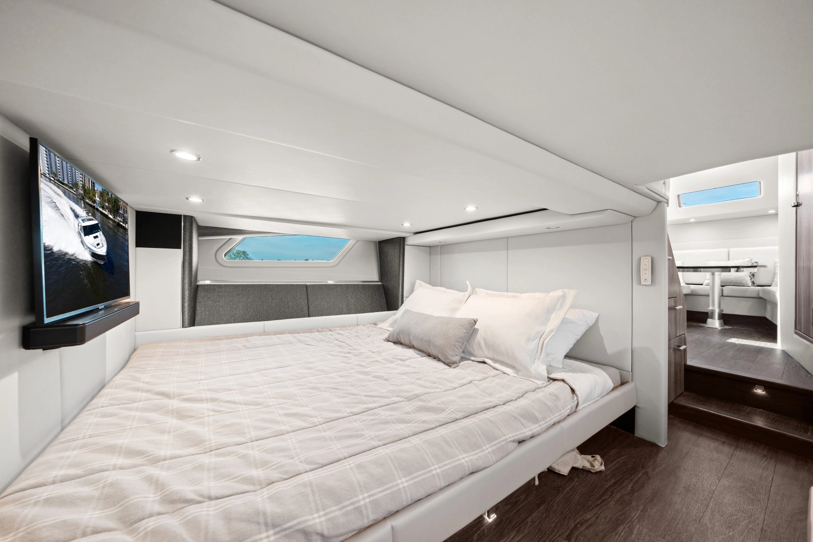 Formula 500 Super Sport Crossover Yacht For Sale