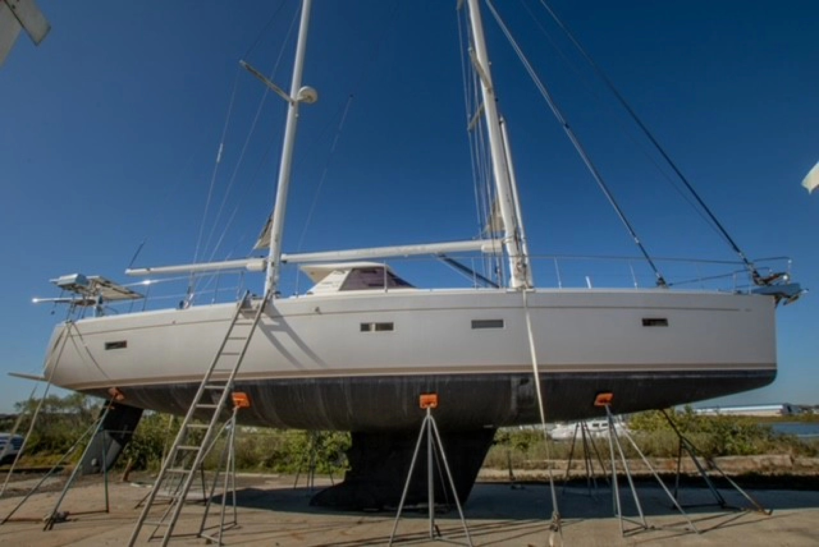 2014 Amel 55